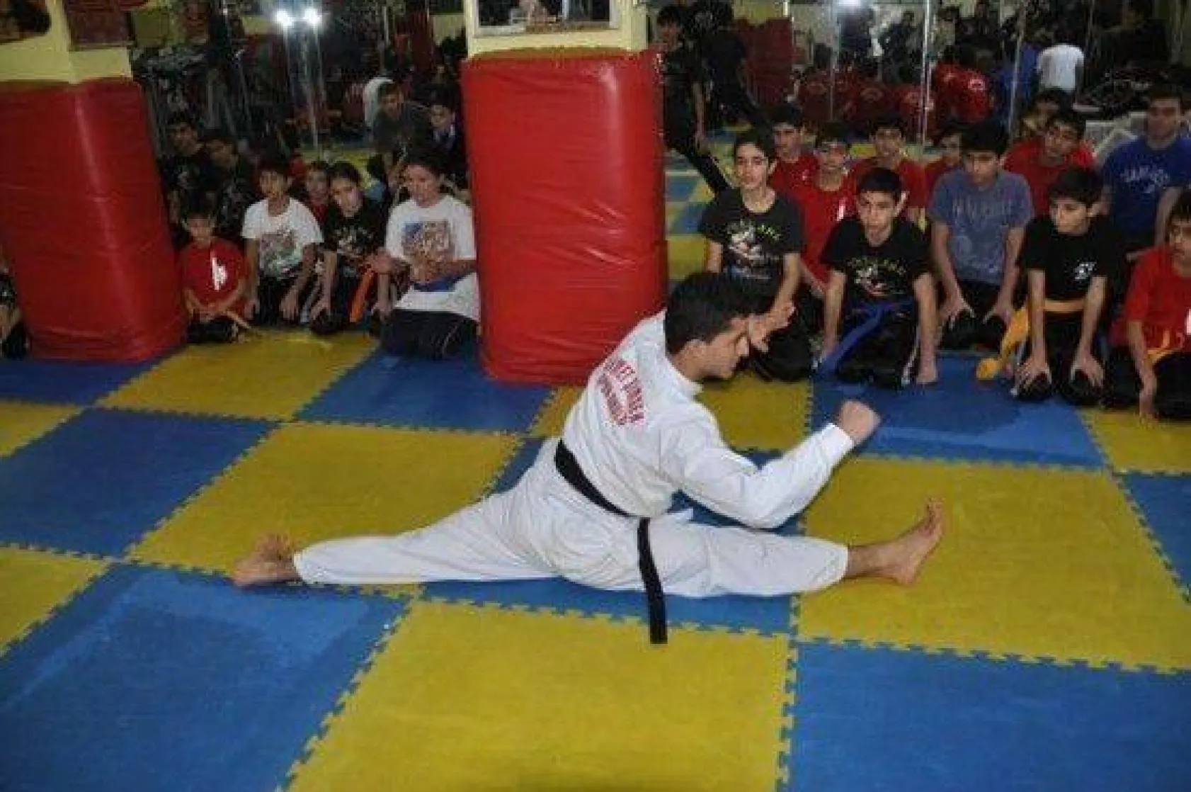 Demiral'dan Kareteci Gençlere Tam Destek