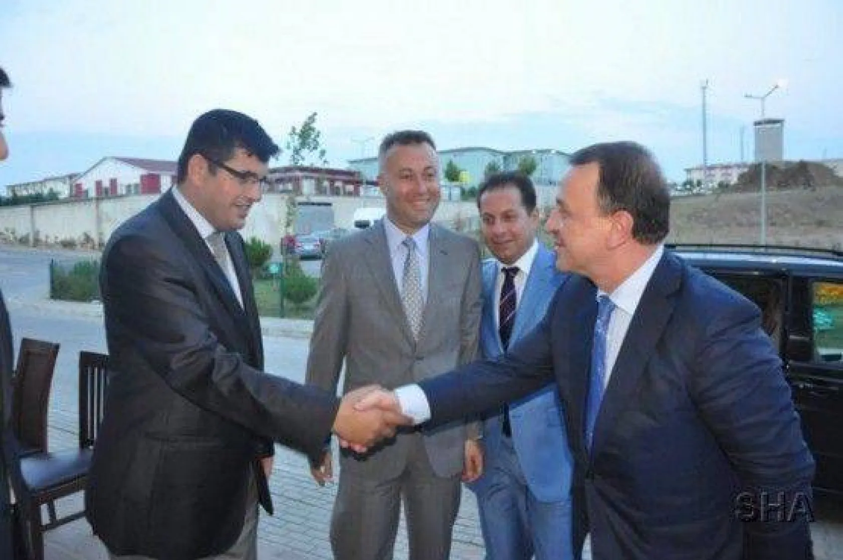 Toplumun Her Kesimiyle Kucaklaşıyor