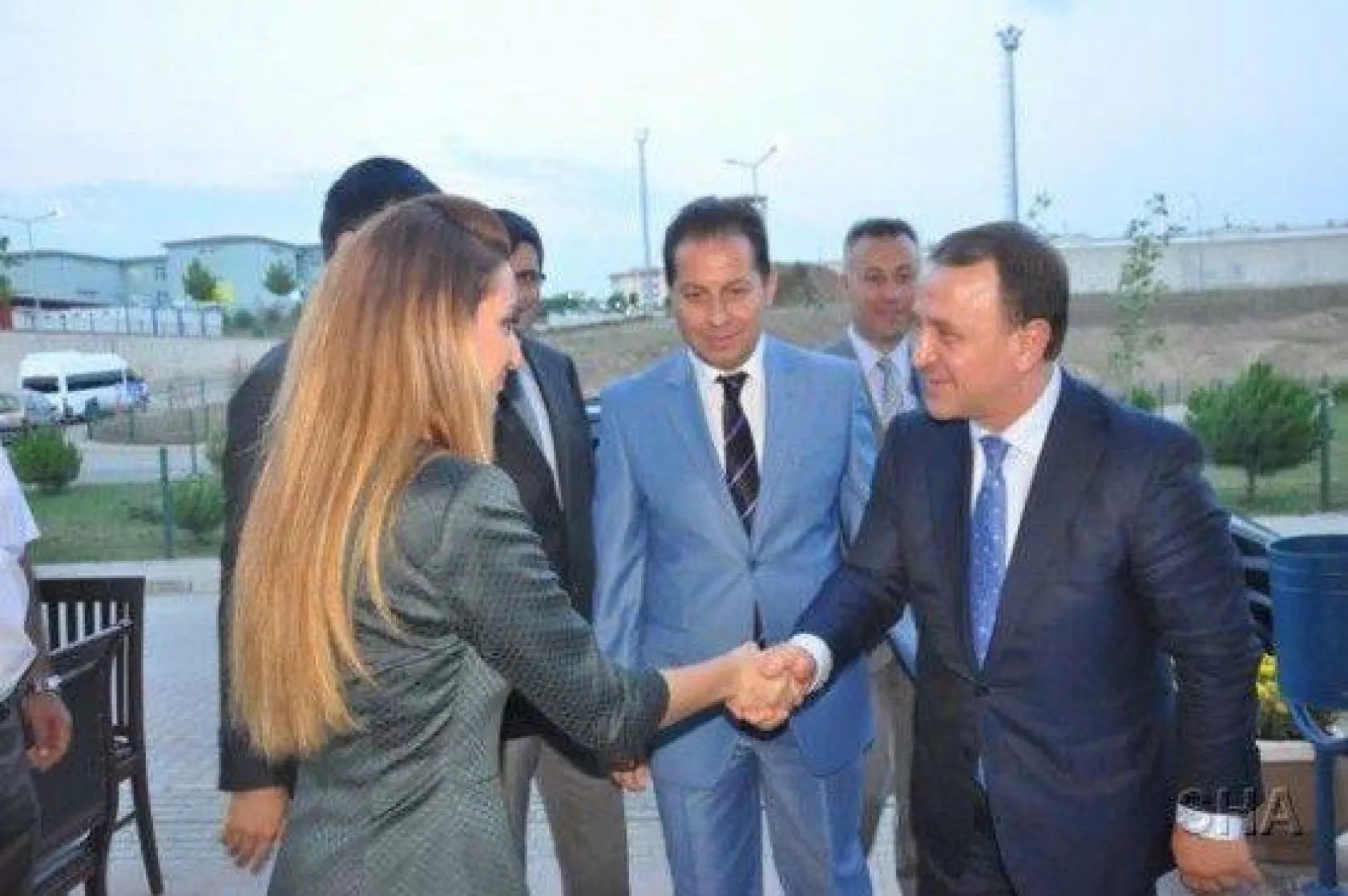 Toplumun Her Kesimiyle Kucaklaşıyor