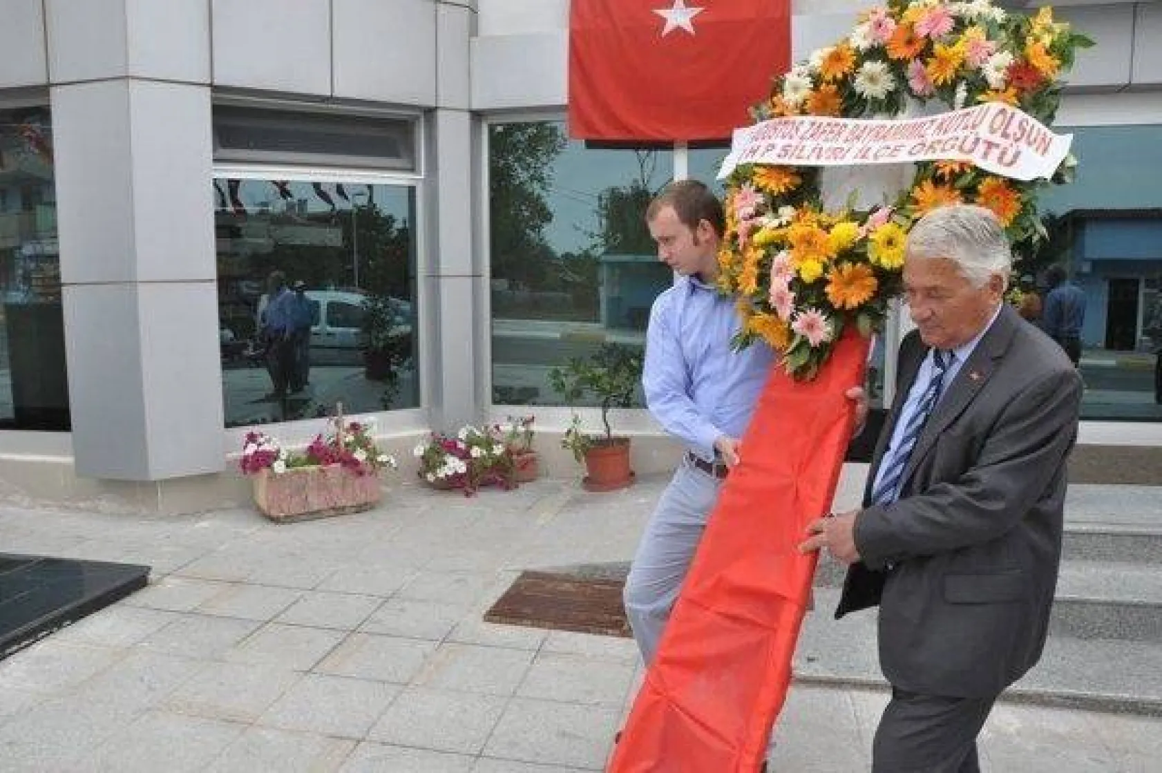 CHP'den 'alternatif' kutlama