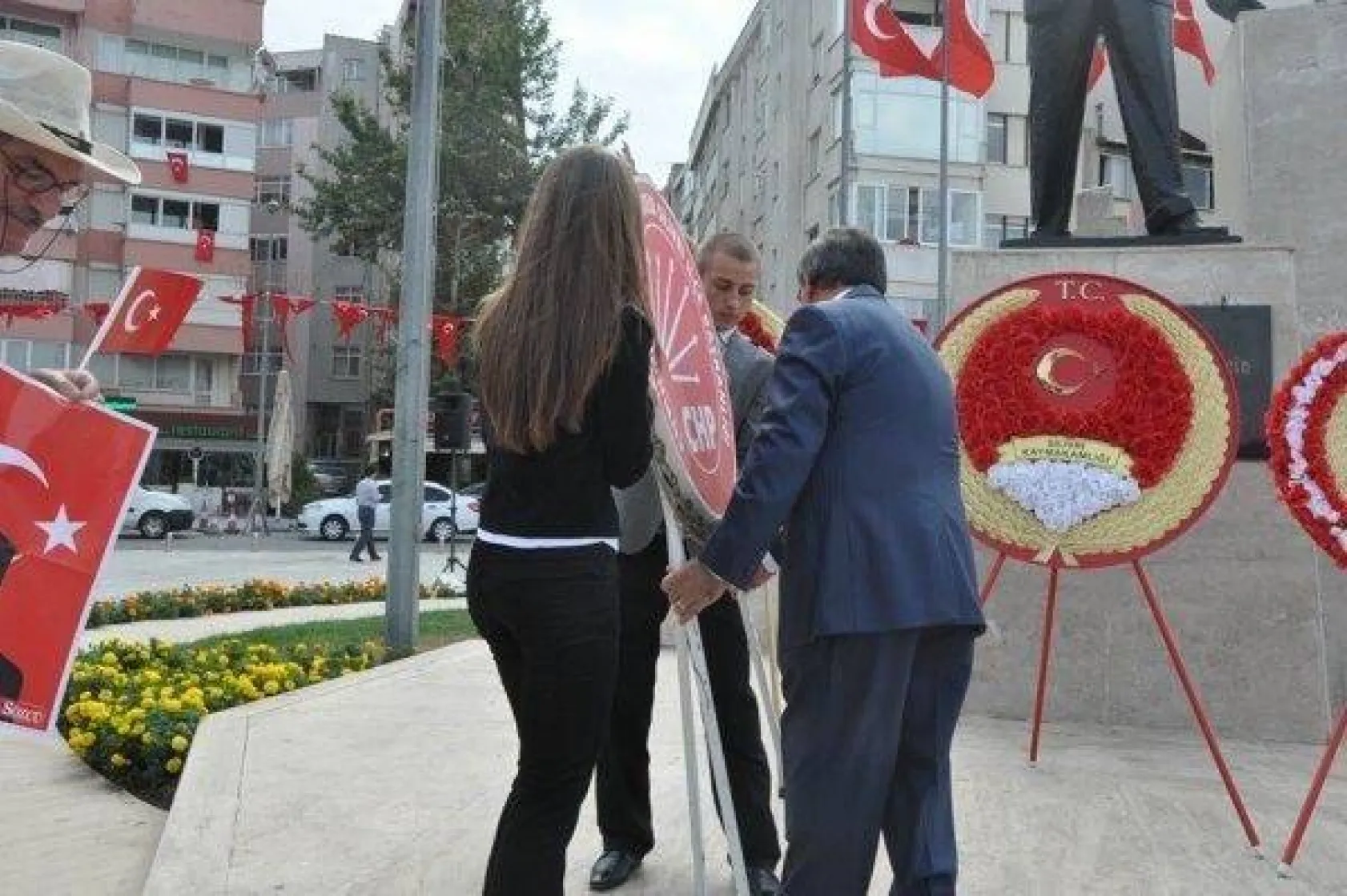 CHP'den 'alternatif' kutlama