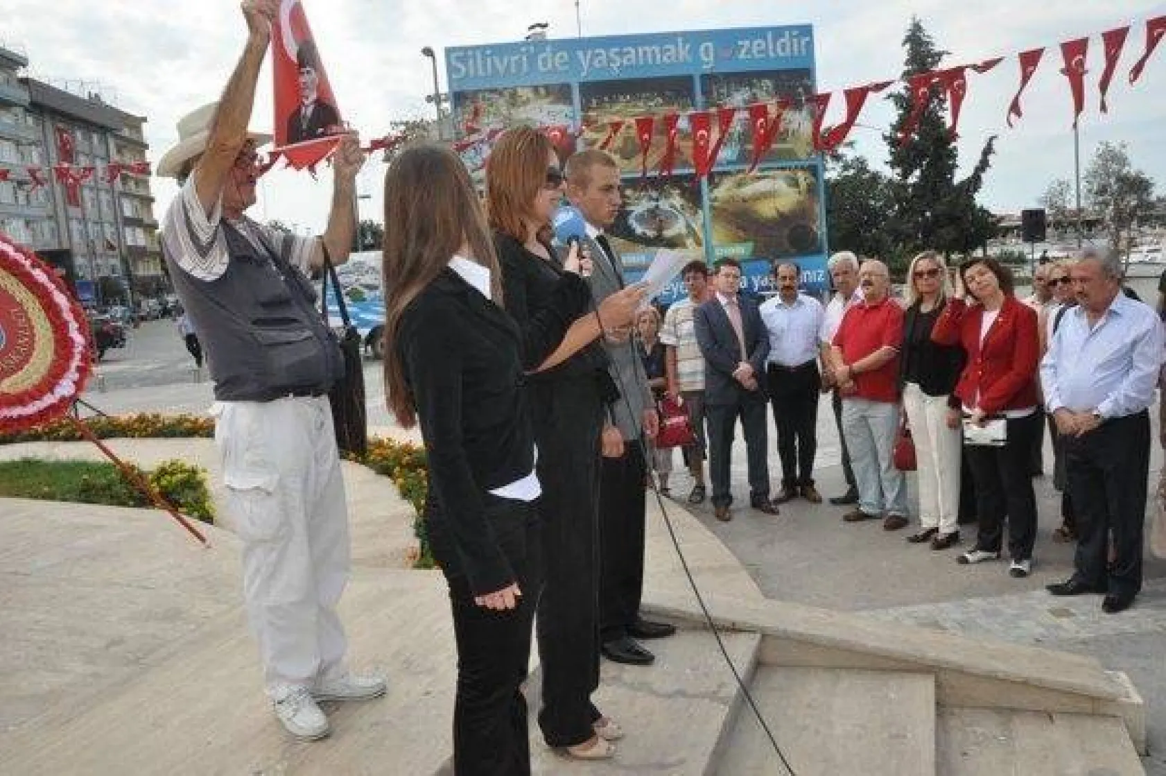 CHP'den 'alternatif' kutlama