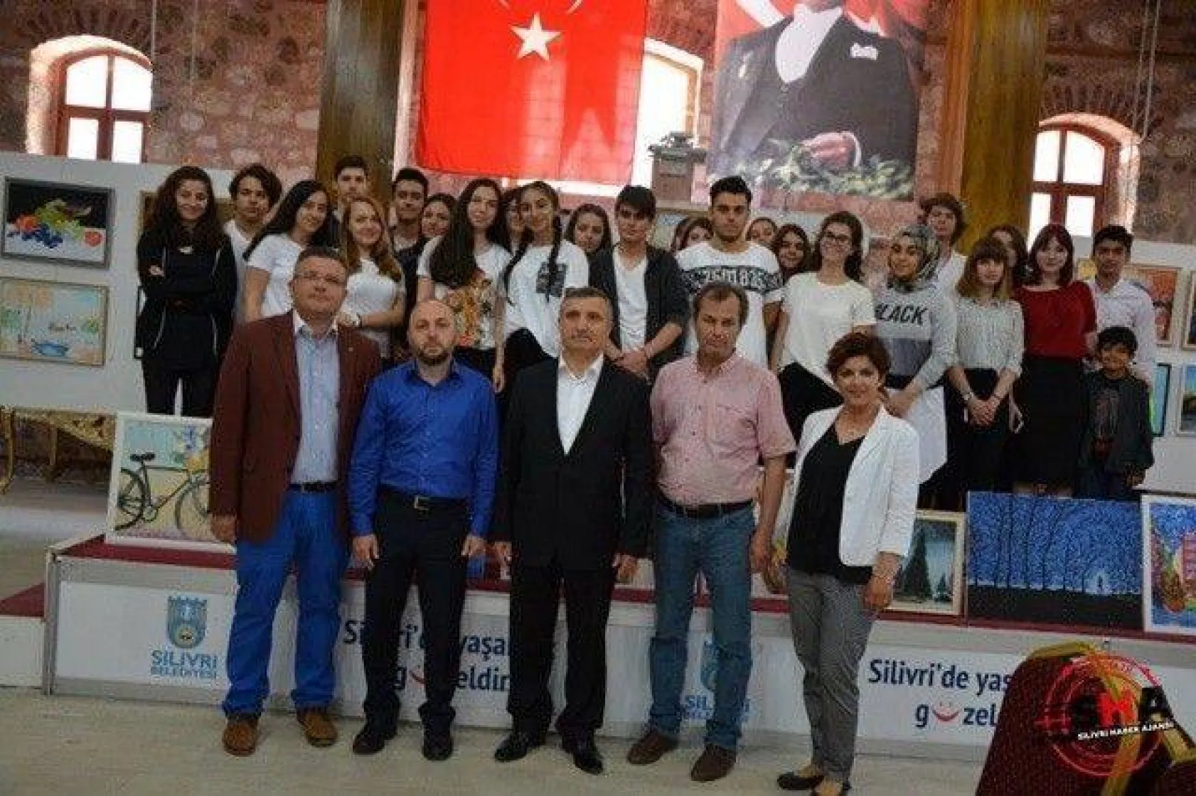 TOKİ Cumhuriyet Anadolu Lisesi resimlerini sergiledi