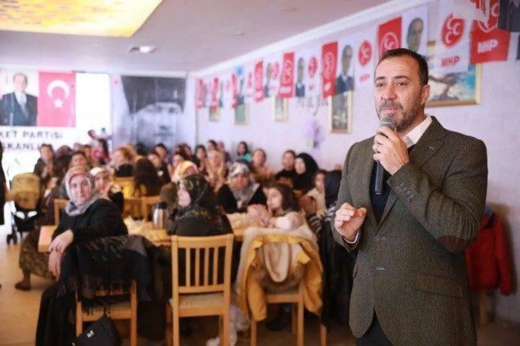 MHP'den Selimpaşalı kadınlara özel toplantı