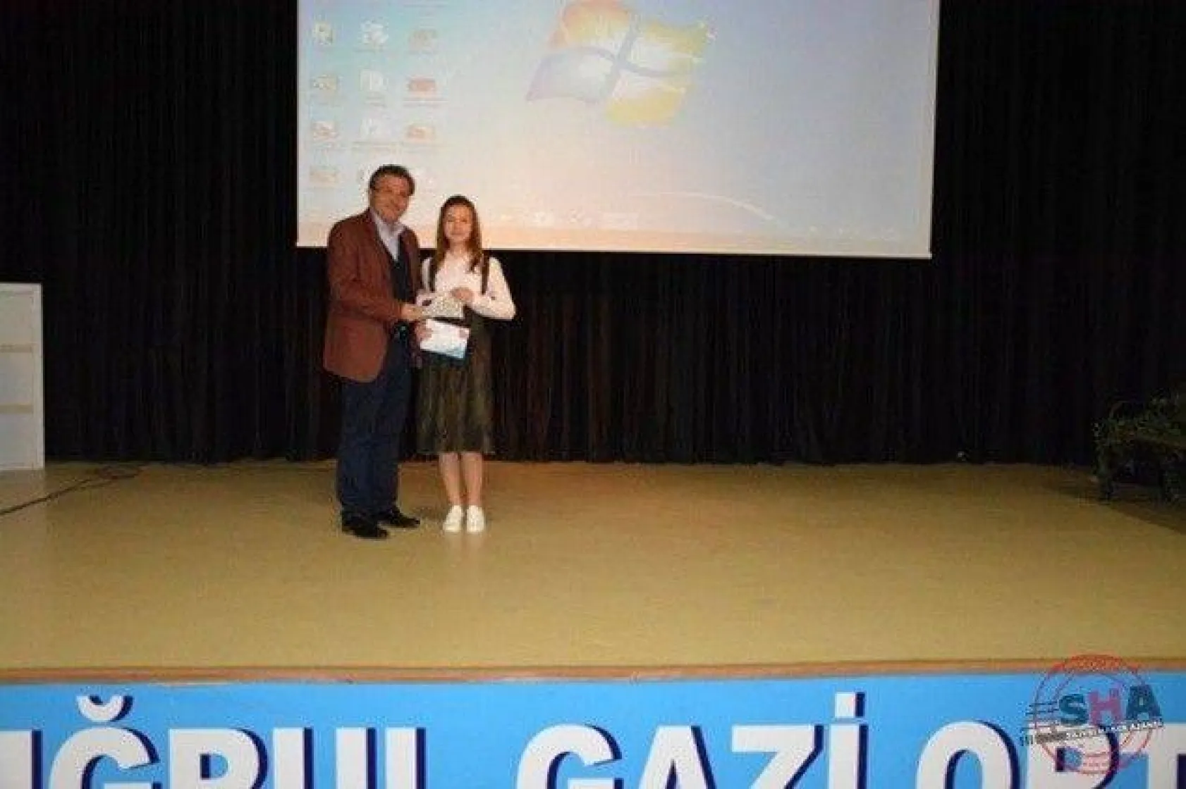 Ortaokullar arası İstiklal Marşı'nı Güzel Okuma Yarışması düzenlendi