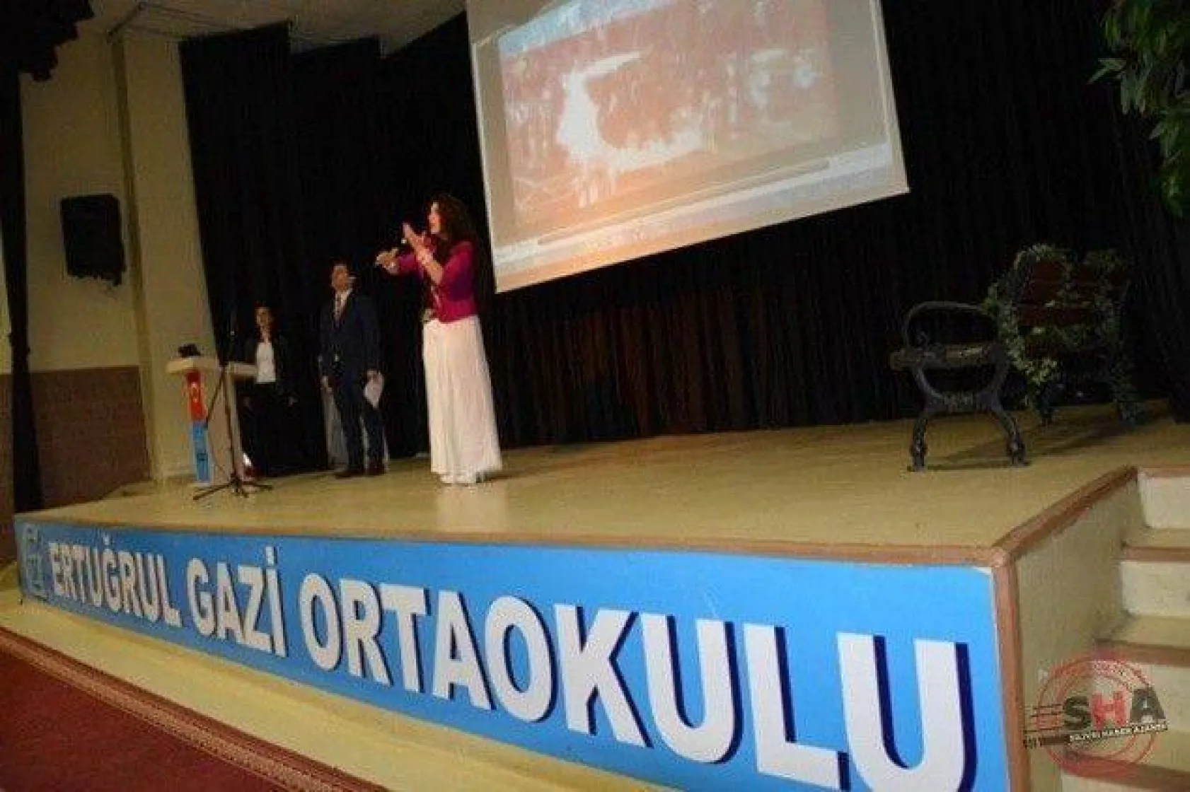 Ortaokullar arası İstiklal Marşı'nı Güzel Okuma Yarışması düzenlendi