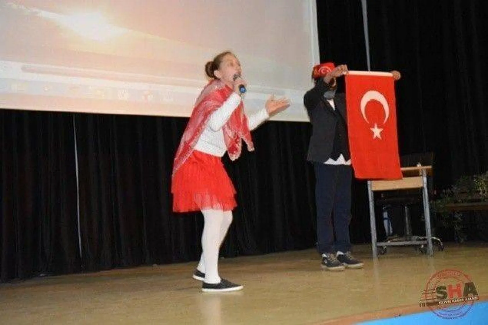 Ortaokullar arası İstiklal Marşı'nı Güzel Okuma Yarışması düzenlendi