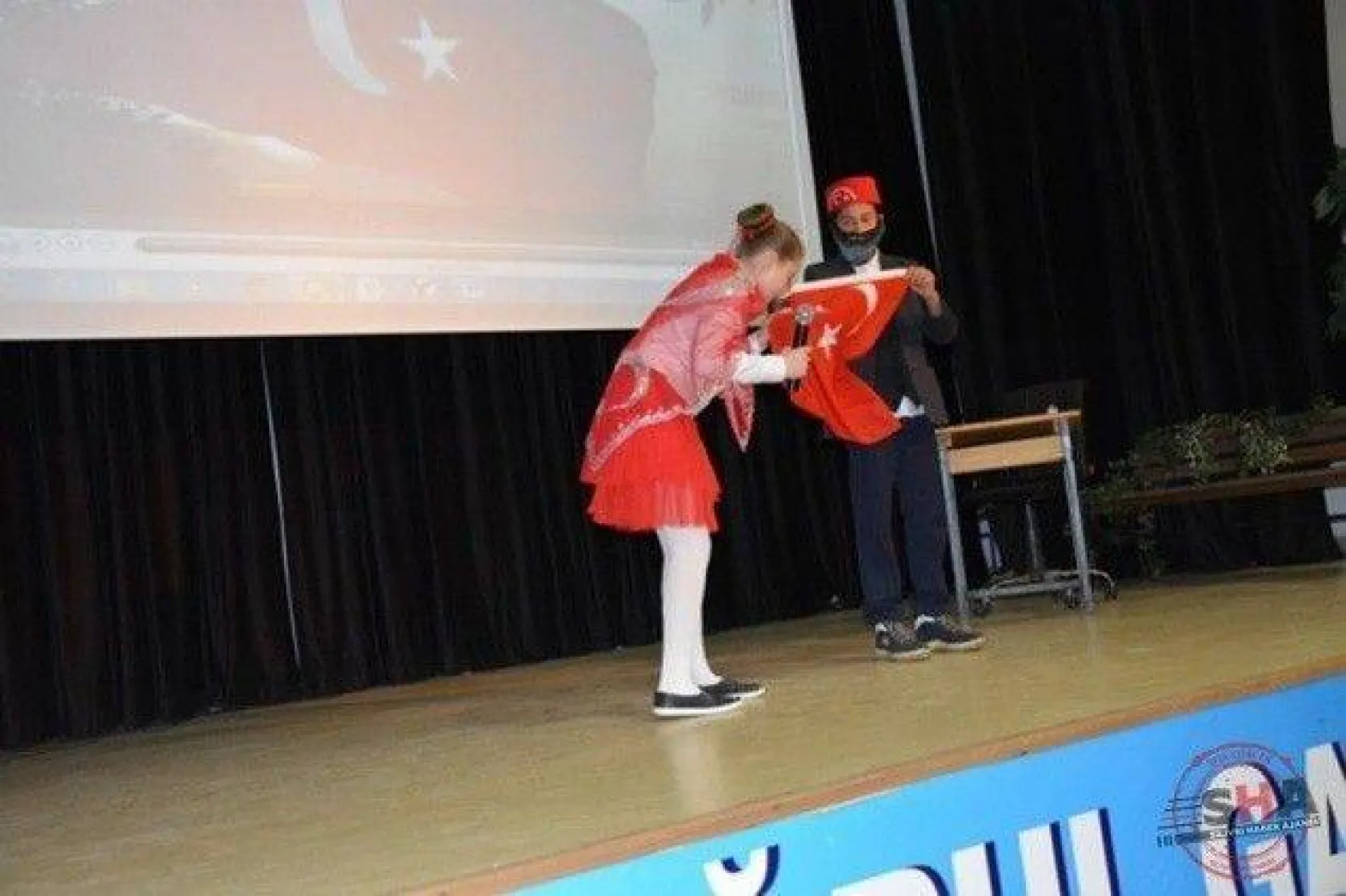 Ortaokullar arası İstiklal Marşı'nı Güzel Okuma Yarışması düzenlendi