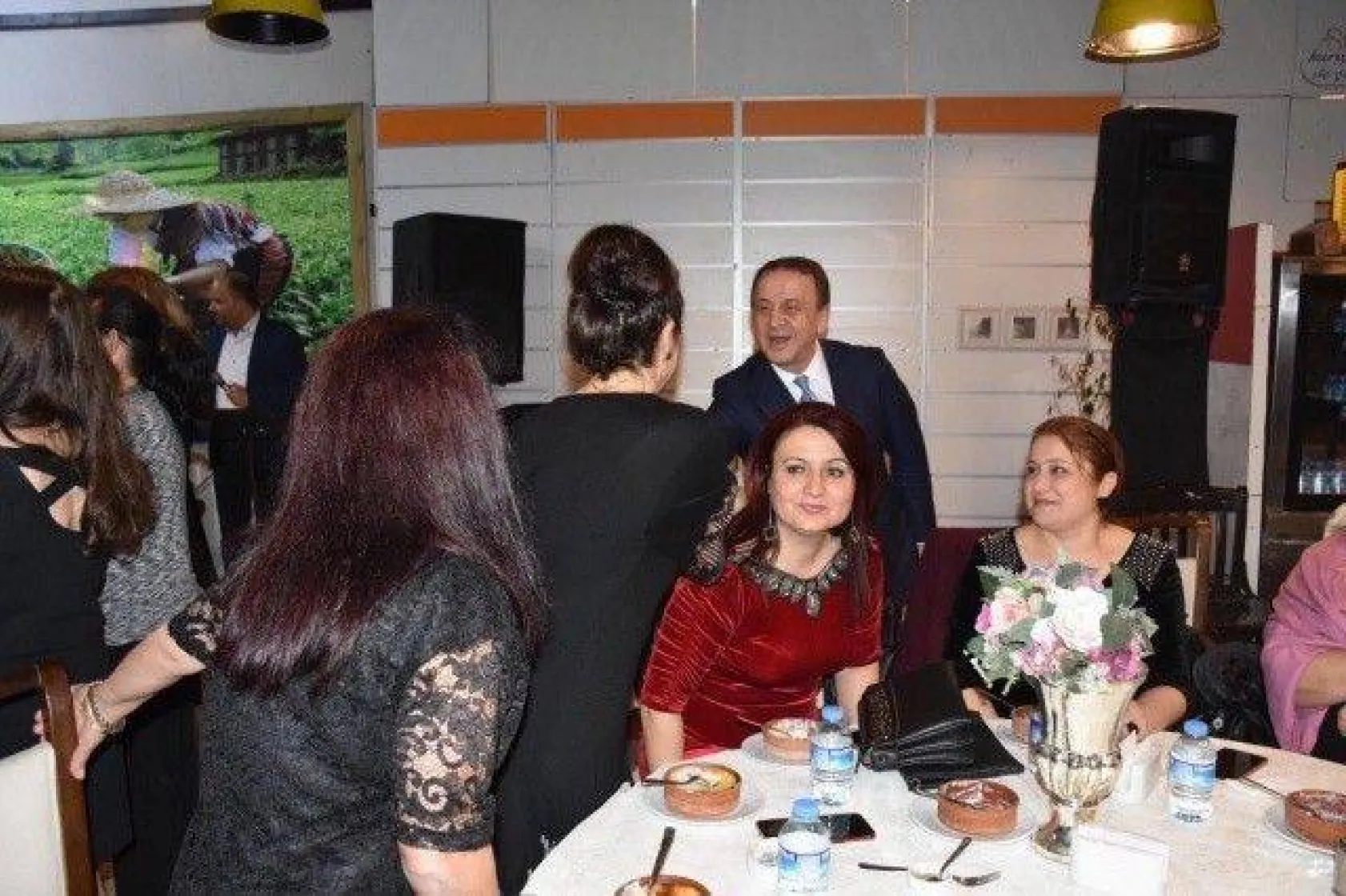 Kadınlardan Işıklar'a Sevgi Seli