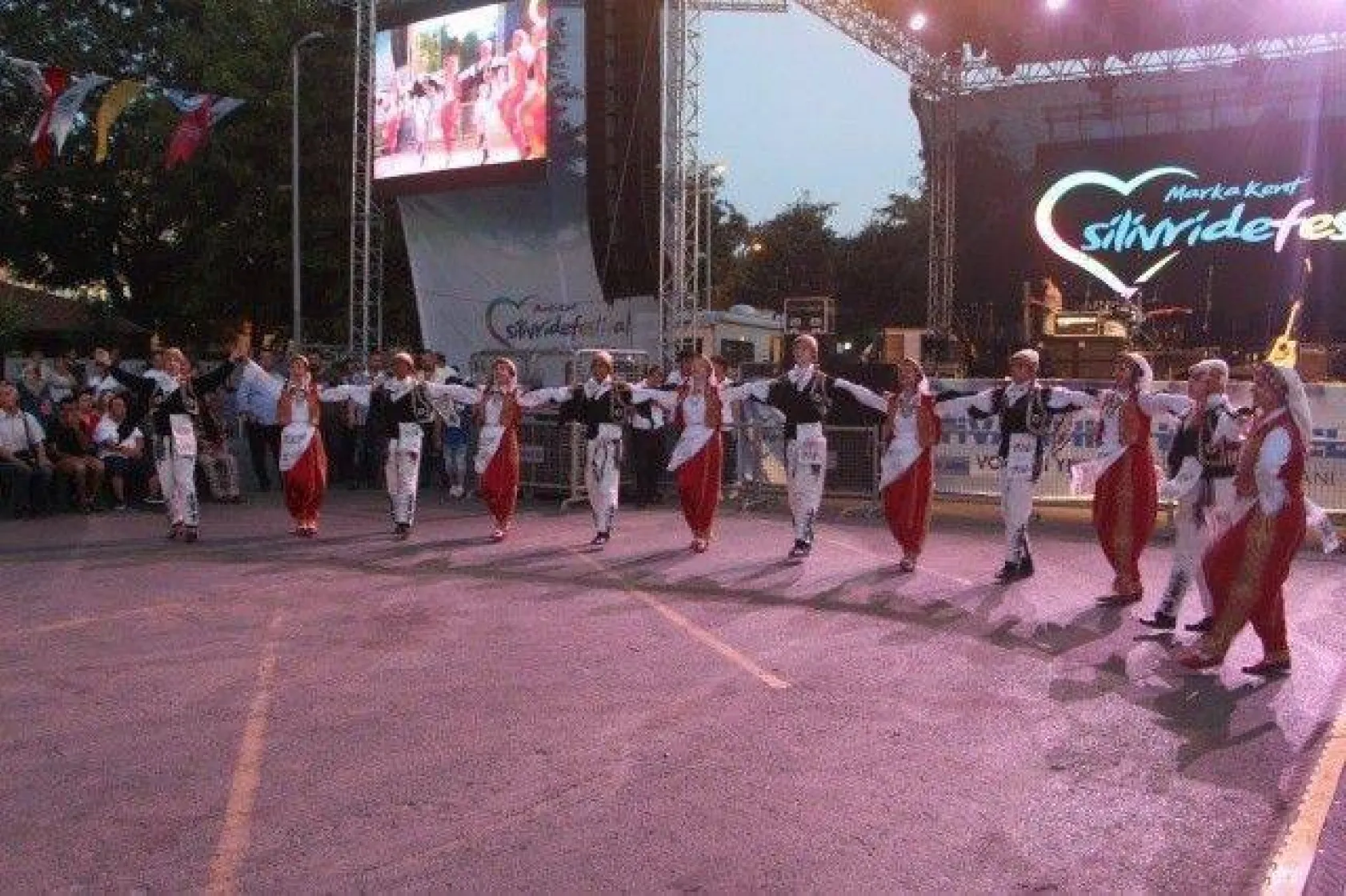Yoğurt Festivali'nde Rock Müzik Keyfi