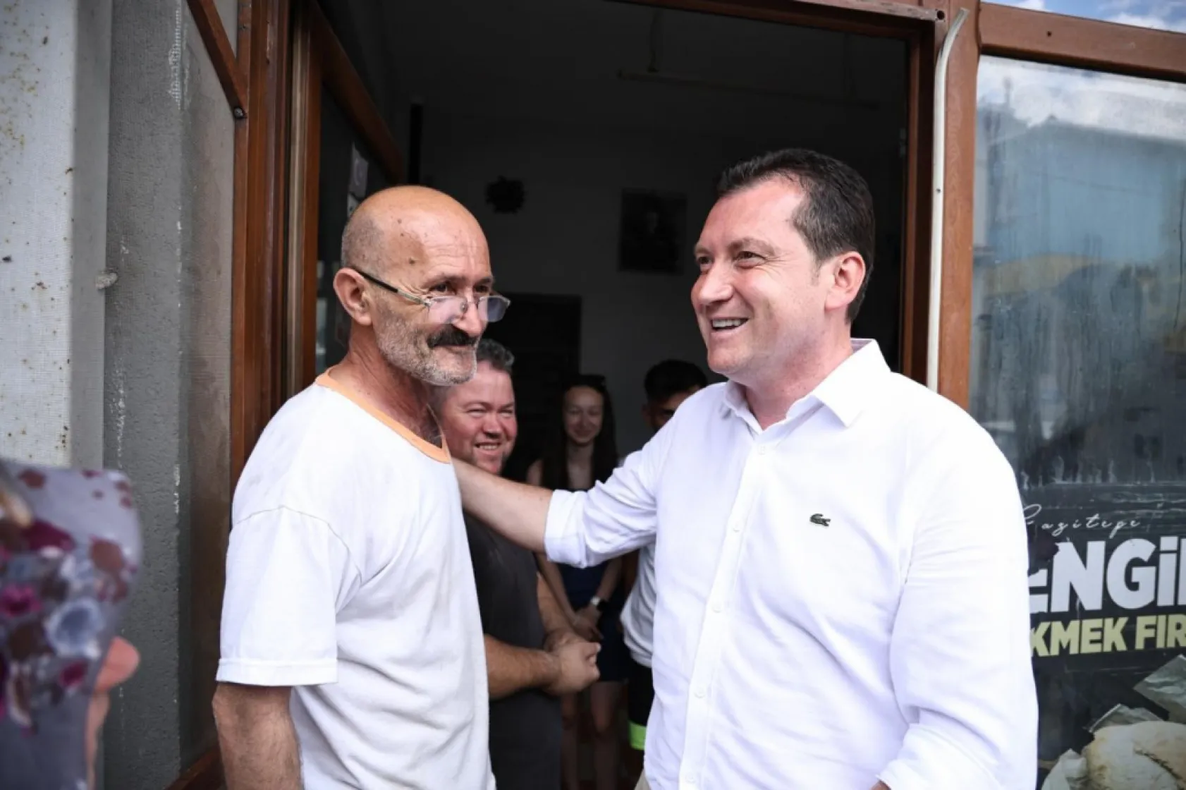 Başkan Balcıoğlu, Gazitepe Mahallesi'nde Esnaf ve Vatandaşlarla Bayramlaştı