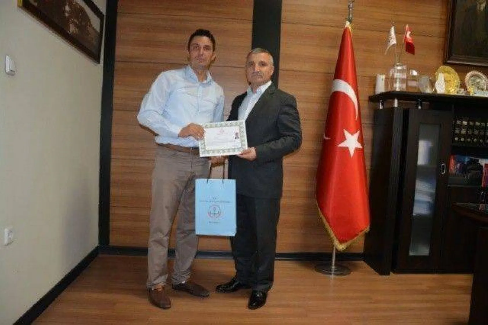 Eğitimciler Başarı Belgesi ile ödüllendirildi