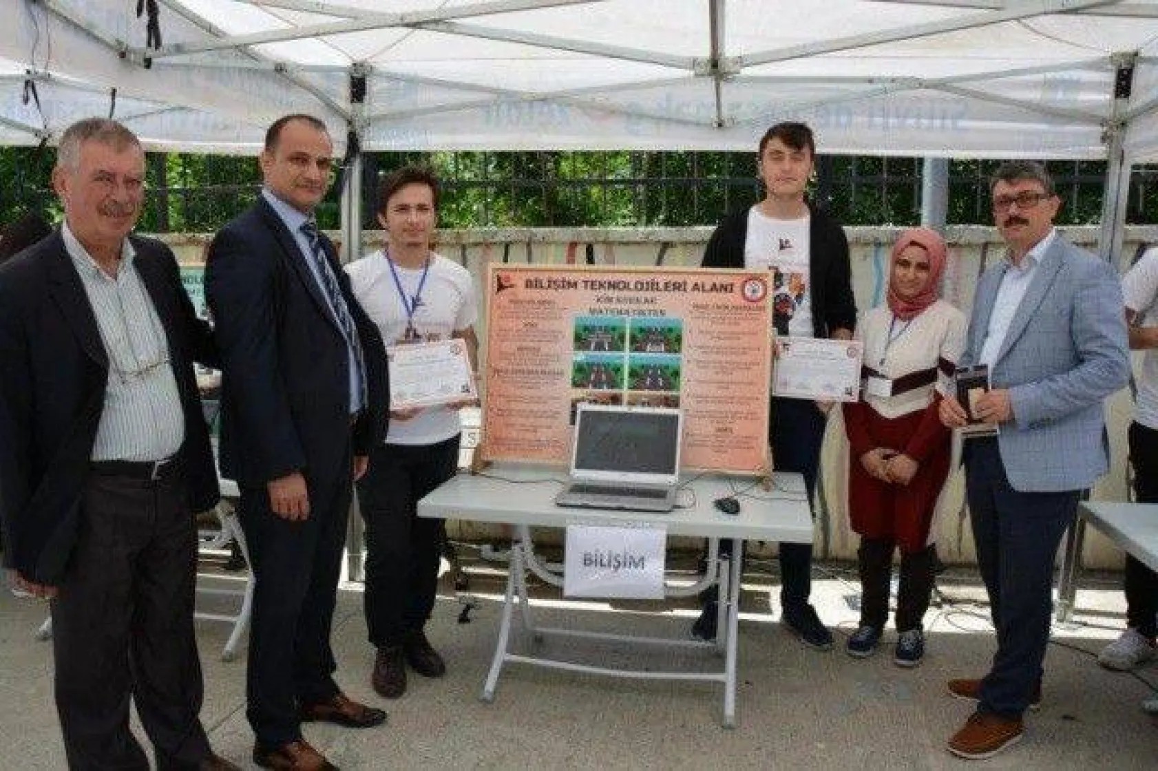 Değirmenköy Lisesinde TÜBİTAK 4006 Bilim Fuarı açıldı