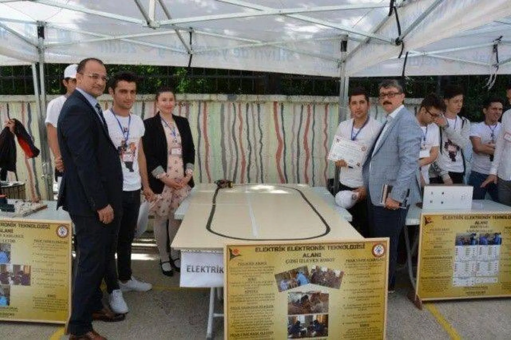 Değirmenköy Lisesinde TÜBİTAK 4006 Bilim Fuarı açıldı