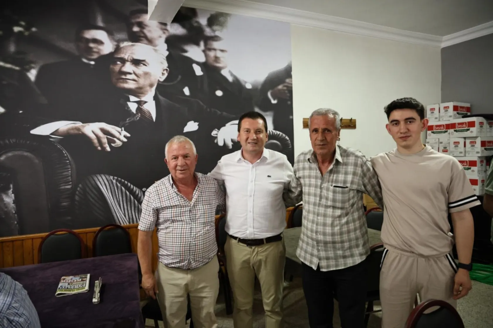 Başkan Balcıoğlu, Gazitepe Mahallesi'nde Esnaf ve Vatandaşlarla Bayramlaştı