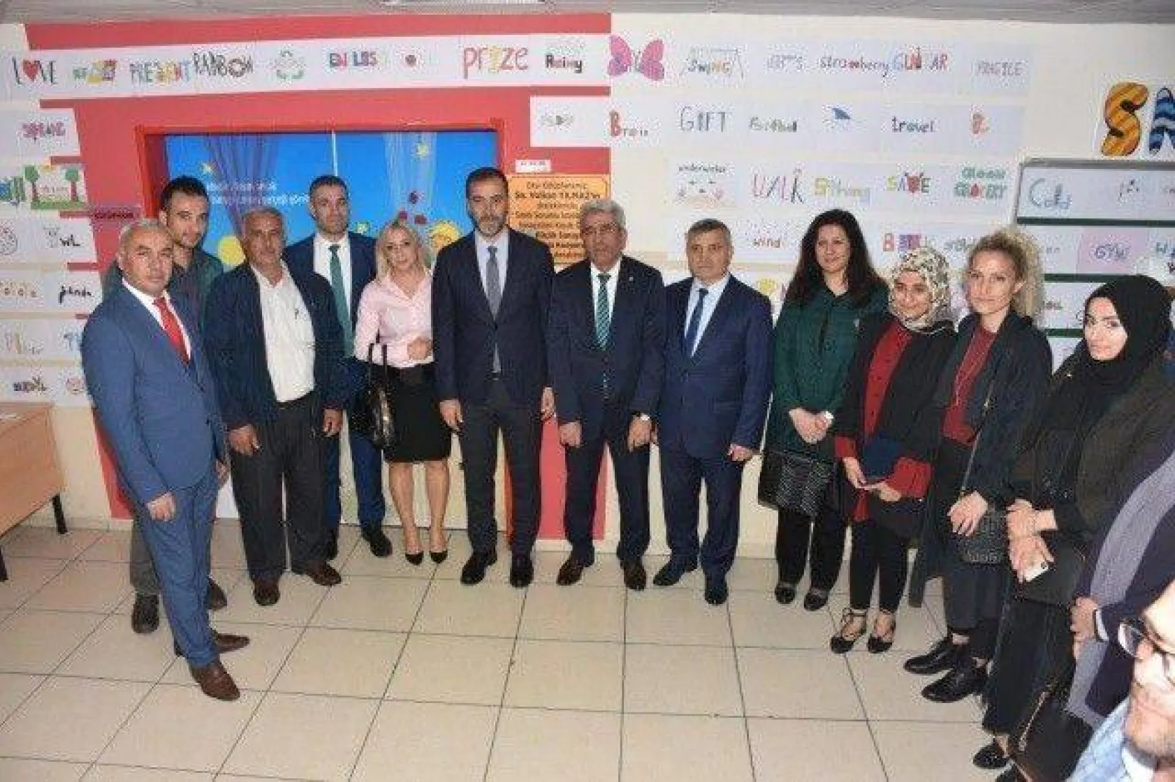 Ertuğrul Gazi Ortaokulu Kütüphanesi Açıldı