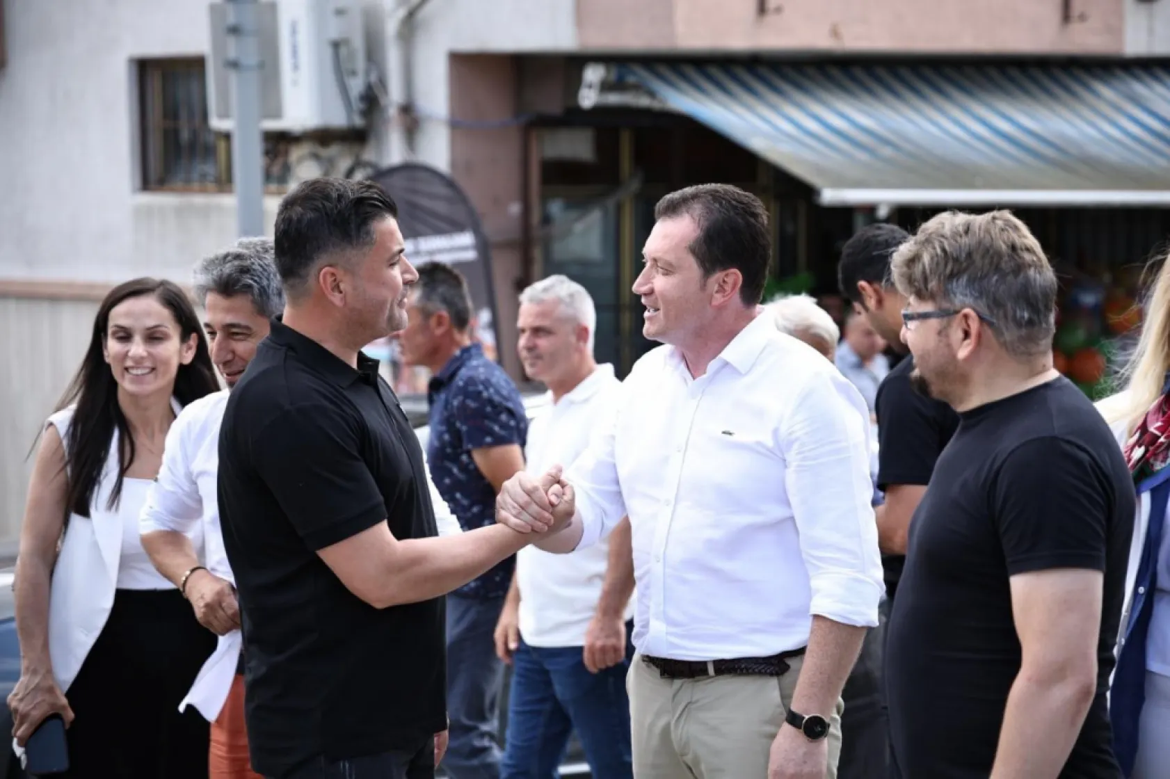 Başkan Balcıoğlu, Gazitepe Mahallesi'nde Esnaf ve Vatandaşlarla Bayramlaştı