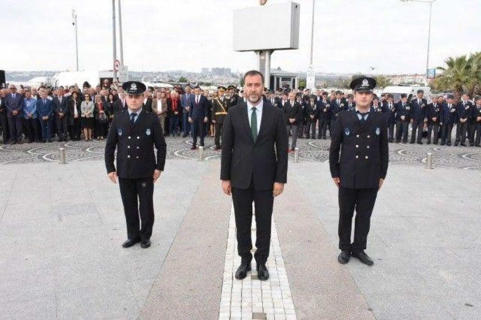 29 Ekim Coşkusu Çelenk Sunma Töreni ile Başladı