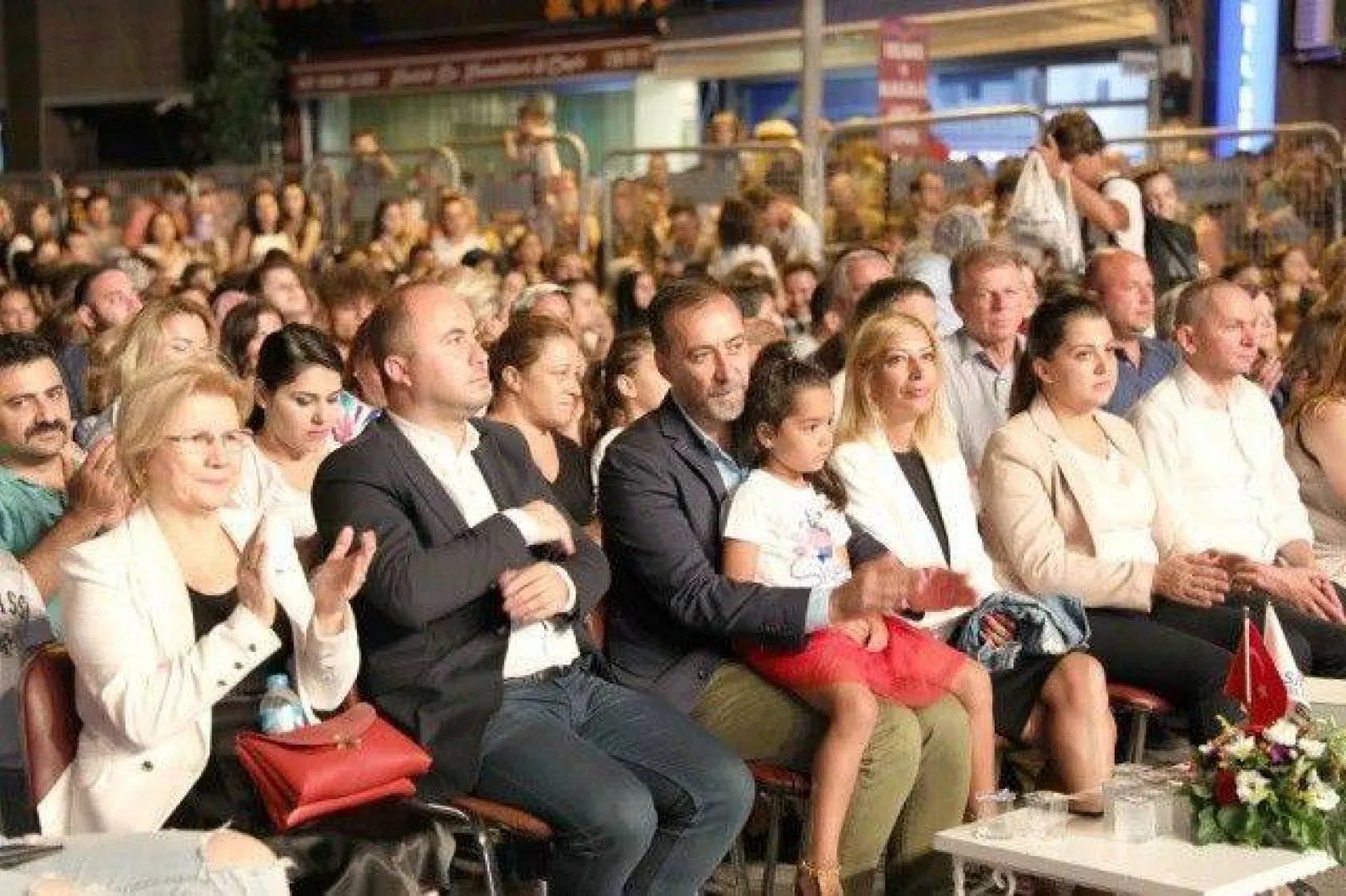 Ali Kınık ve Demet Akalın Coşturdu