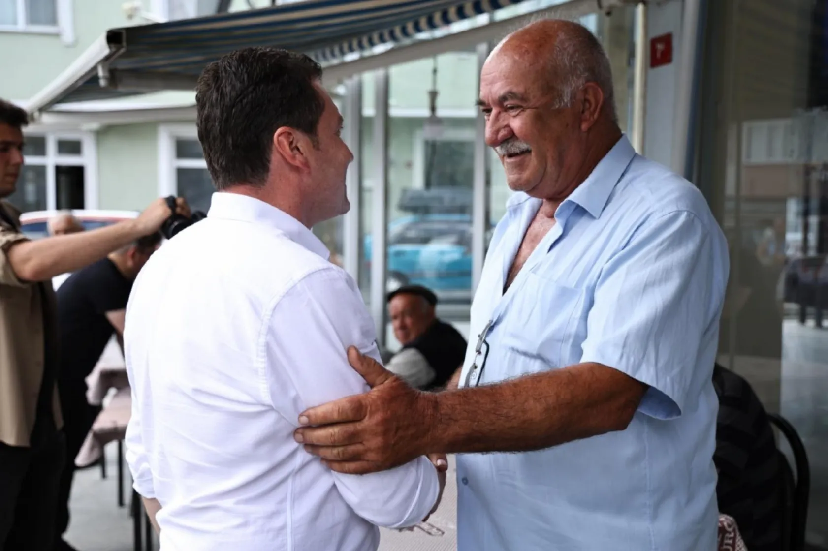 Başkan Balcıoğlu, Gazitepe Mahallesi'nde Esnaf ve Vatandaşlarla Bayramlaştı