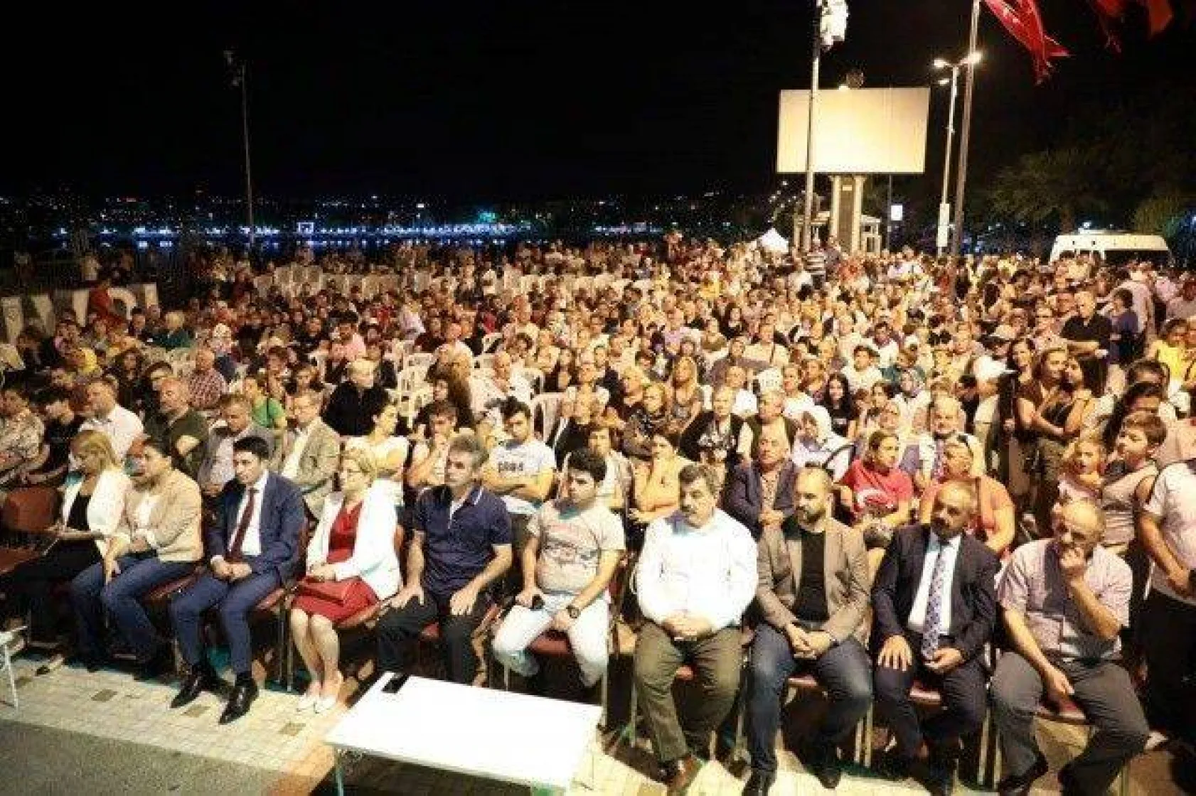 30 Ağustos coşkusu sokaklara taştı