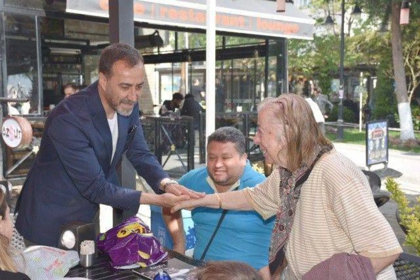 Başkan Yılmaz Anneleri Unutmadı