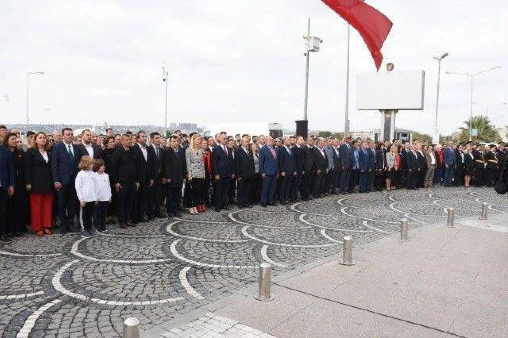 29 Ekim Coşkusu Çelenk Sunma Töreni ile Başladı