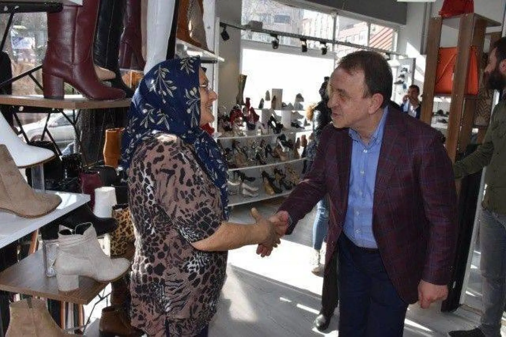Işıklar Haftaya Esnaf Ziyareti ile Başladı