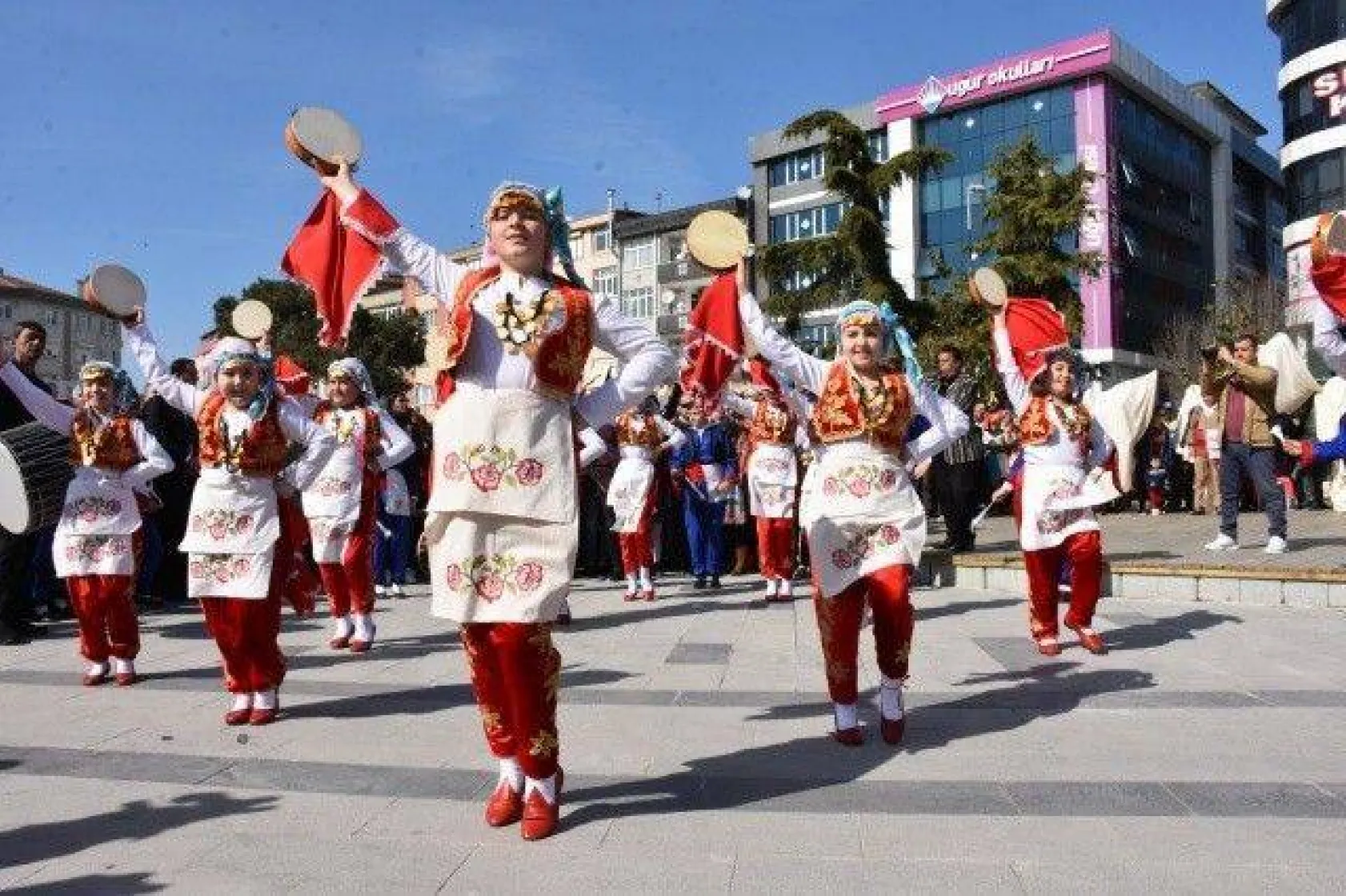 19 Mayıs Meydanı'na Coşkulu Açılış