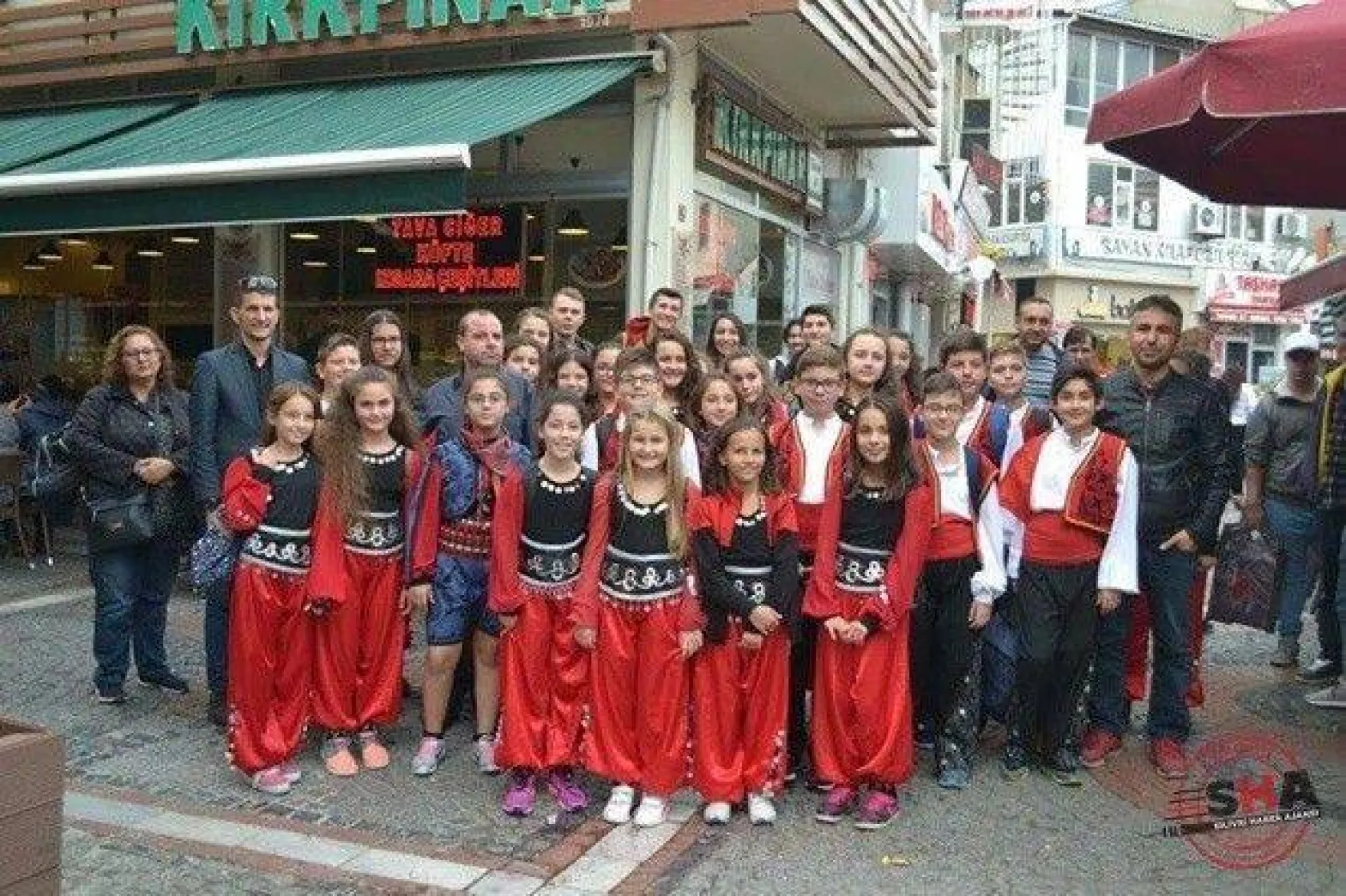 Bigados Halk Oyunları Topluluğu Meriç'i fethetti