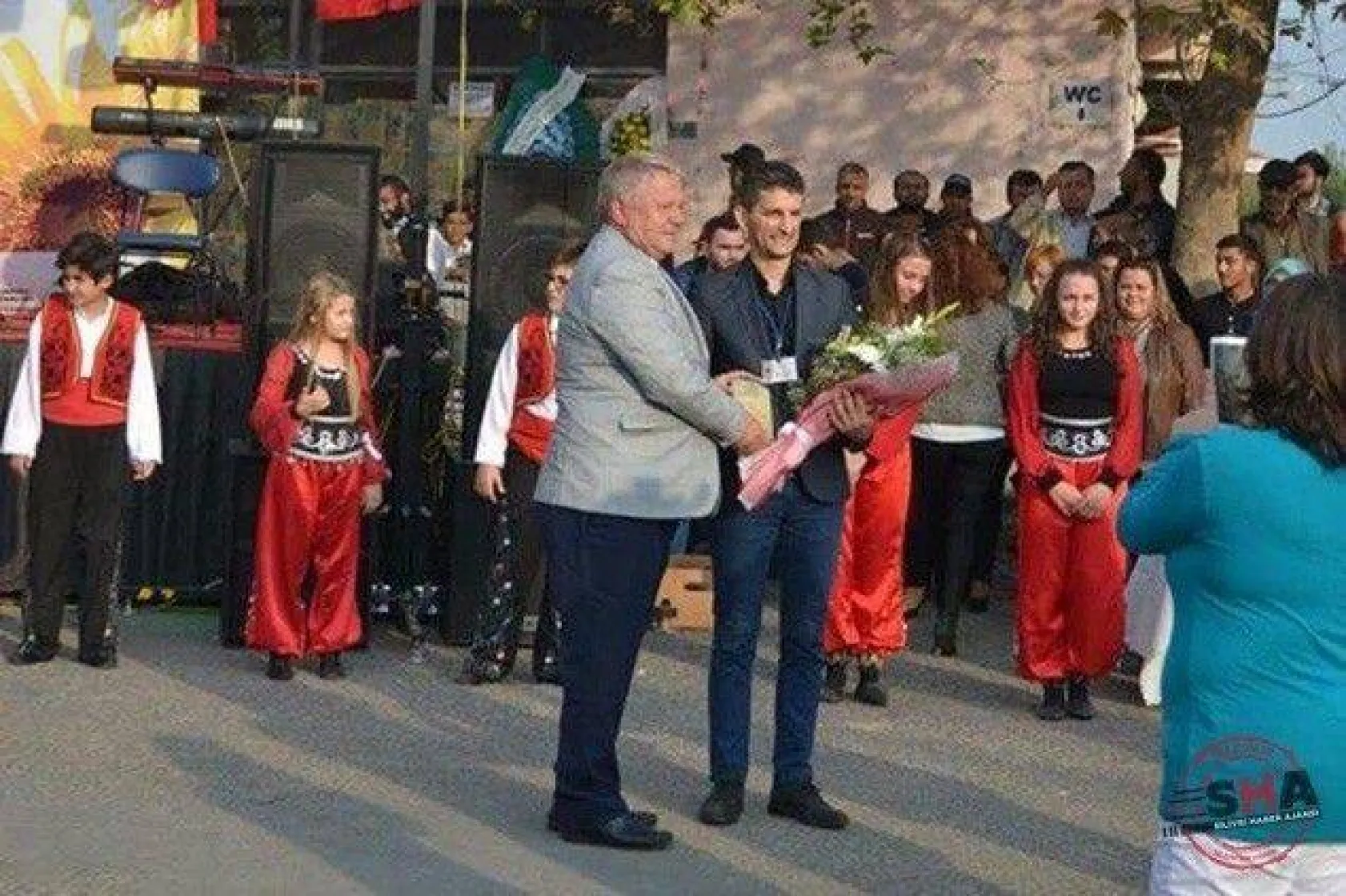 Bigados Halk Oyunları Topluluğu Meriç'i fethetti