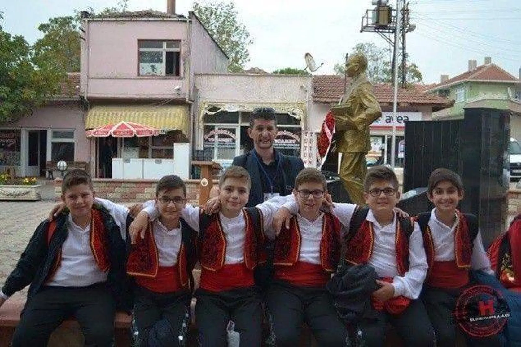 Bigados Halk Oyunları Topluluğu Meriç'i fethetti