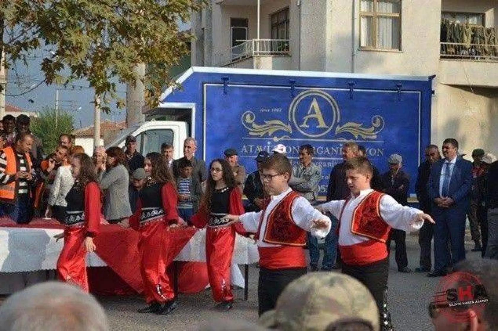 Bigados Halk Oyunları Topluluğu Meriç'i fethetti