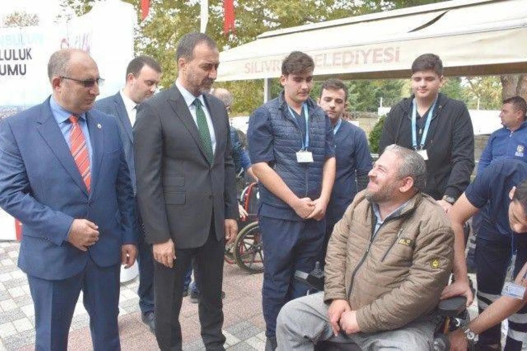 Engelli Bireylere Akülü ve Tekerlekli Sandalye Desteği