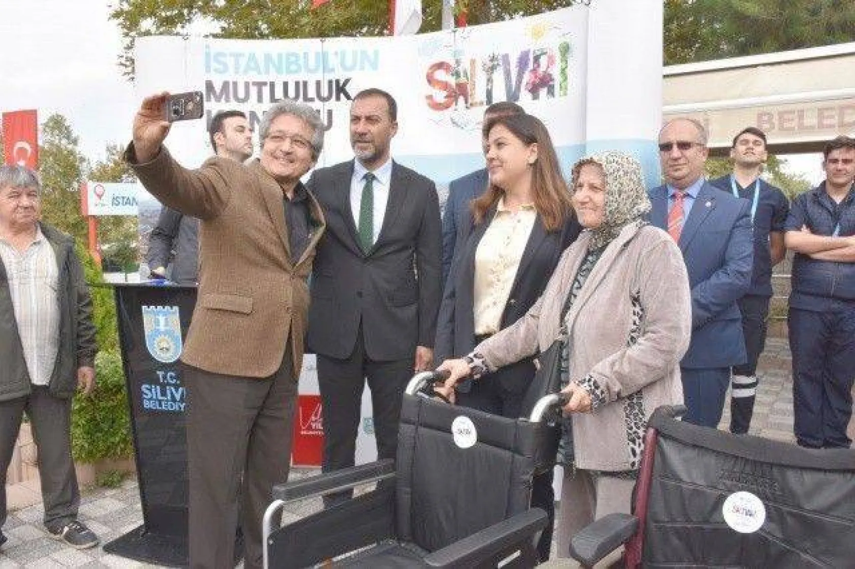 Engelli Bireylere Akülü ve Tekerlekli Sandalye Desteği