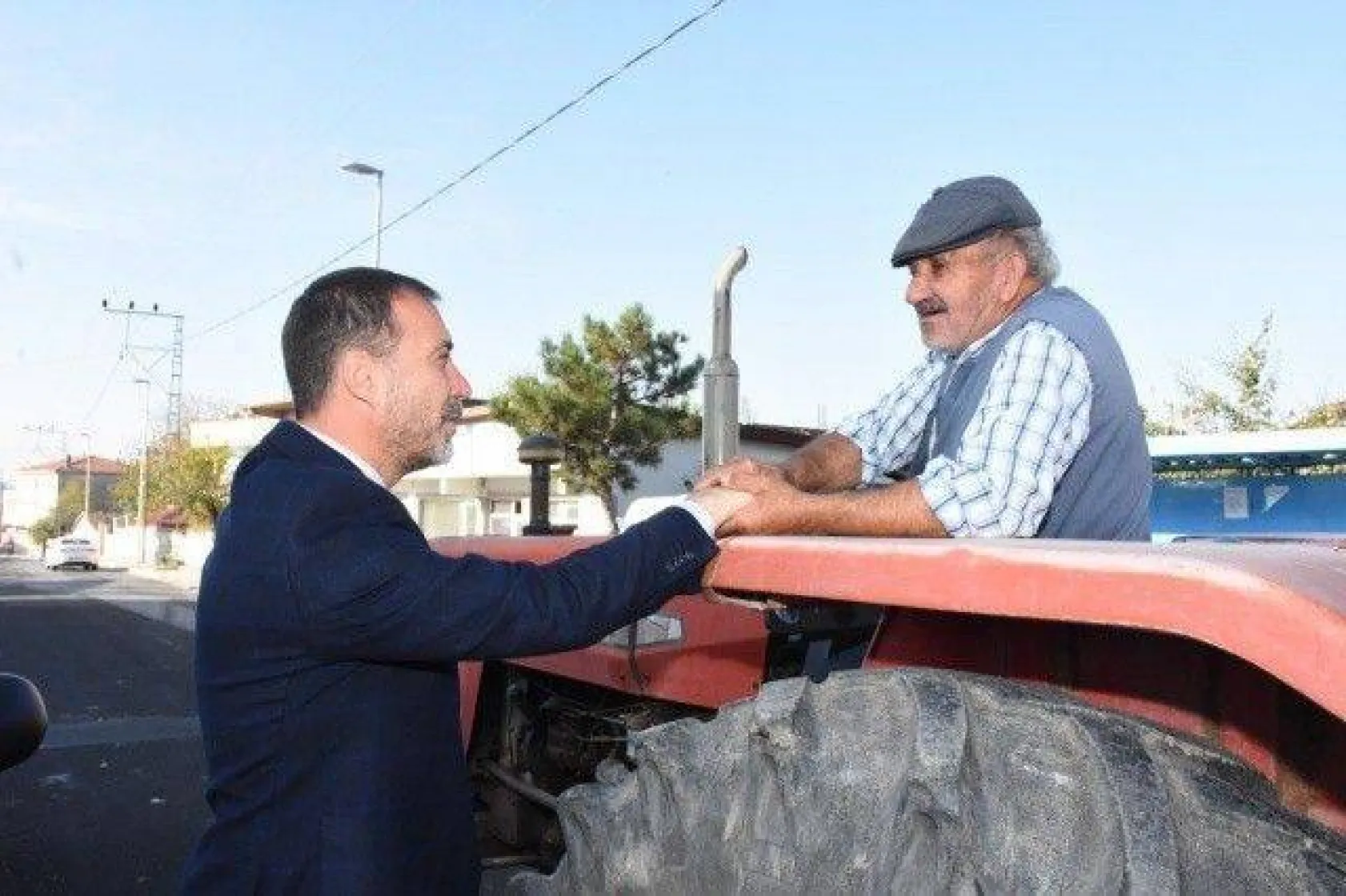 Başkan Yılmaz Büyükçavuşlu'ya çıkarma yaptı