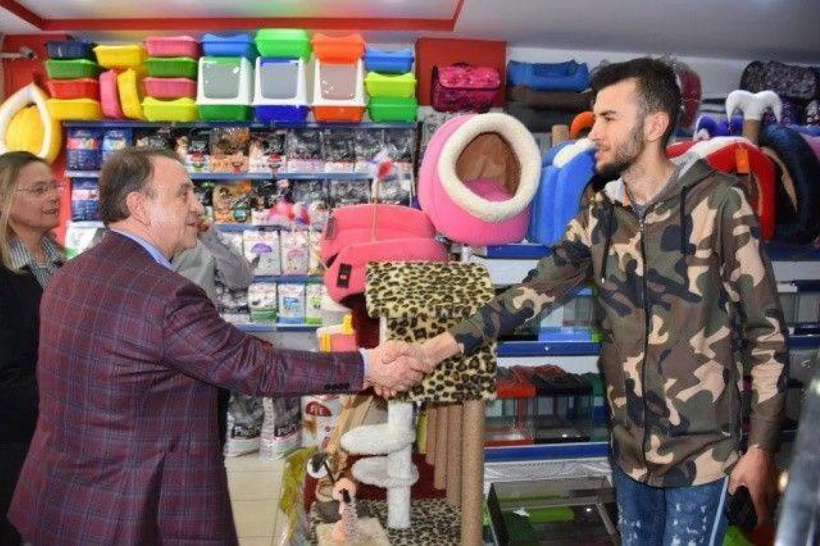 Işıklar Haftaya Esnaf Ziyareti ile Başladı