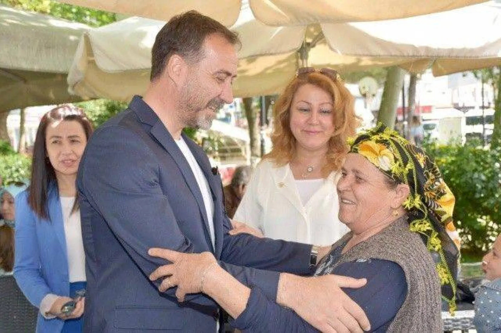 Başkan Yılmaz Anneleri Unutmadı