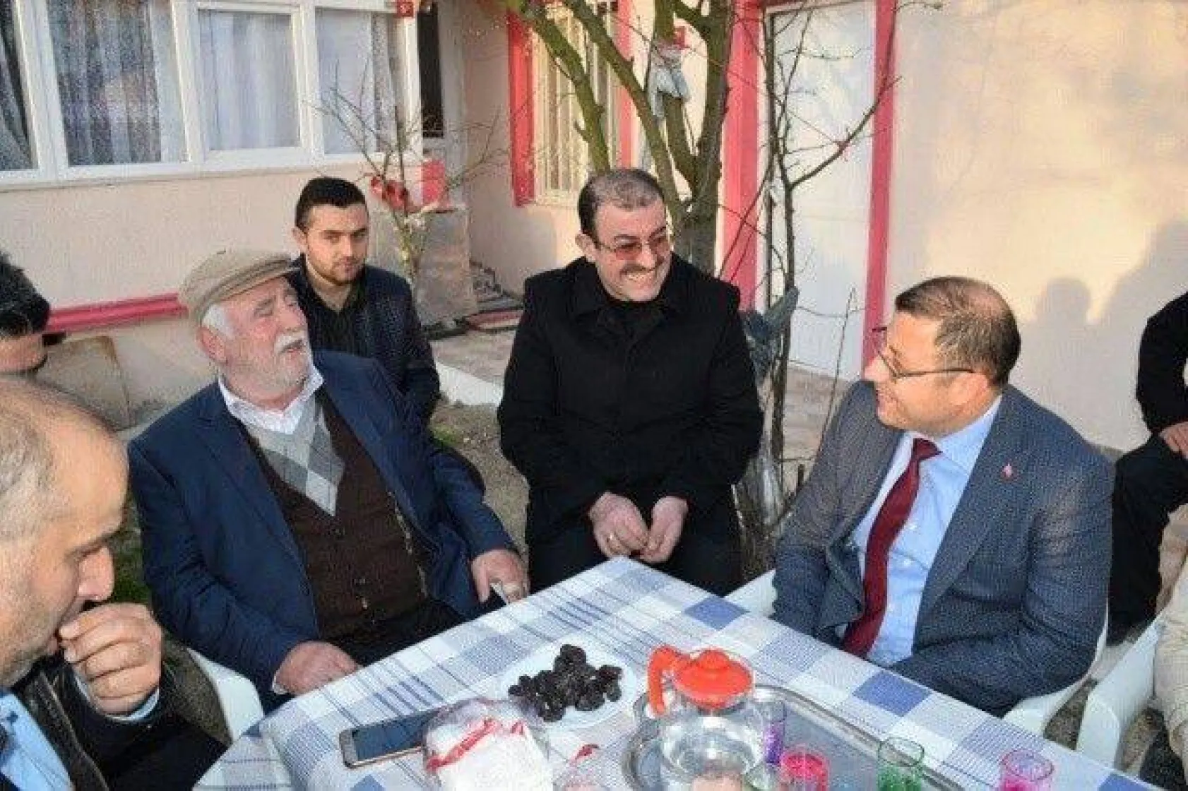 Meydanlarda 'Karakaş' farkı