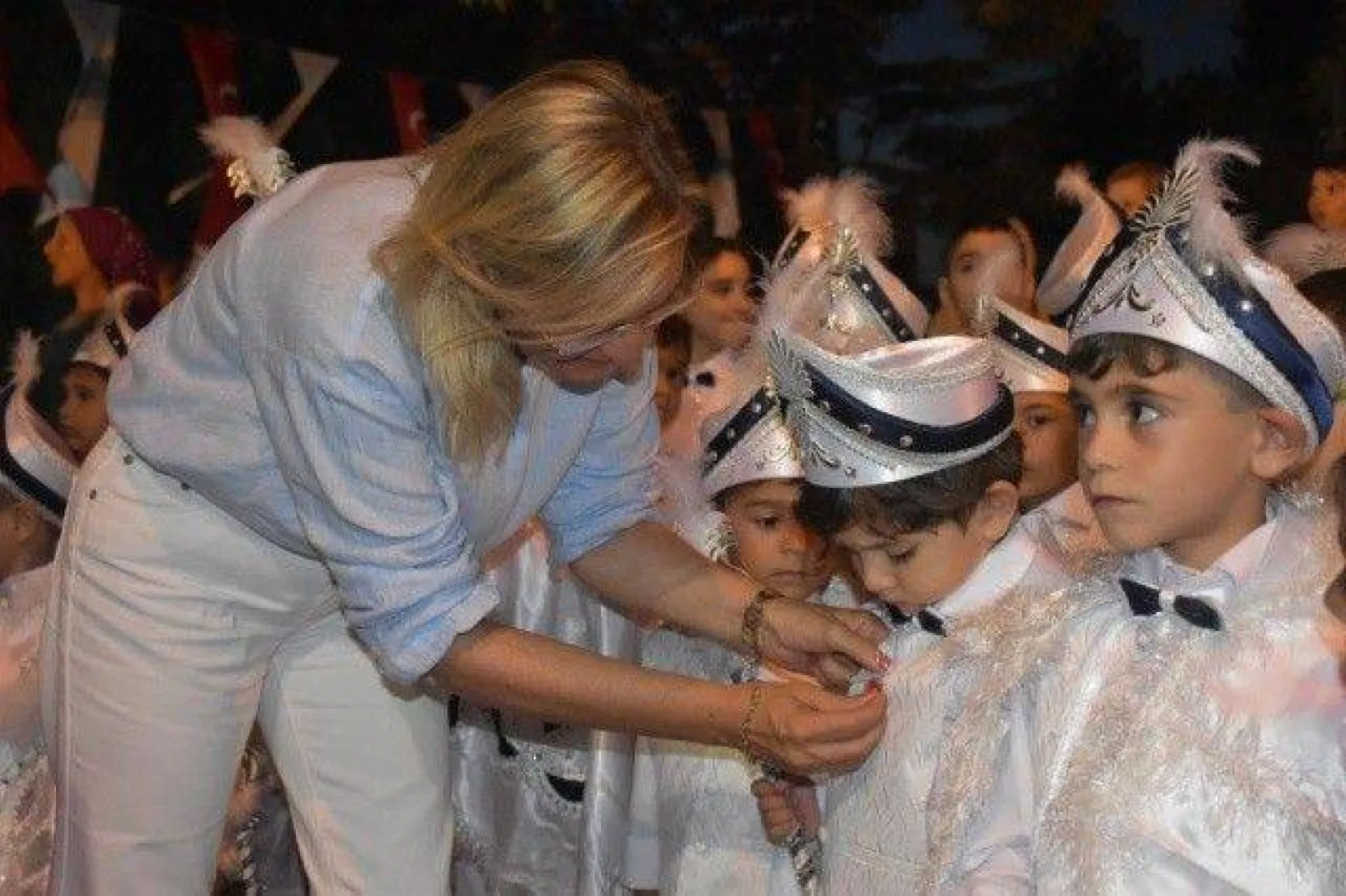 Silivri'de 80 çocuk erkekliğe ilk adımını attı