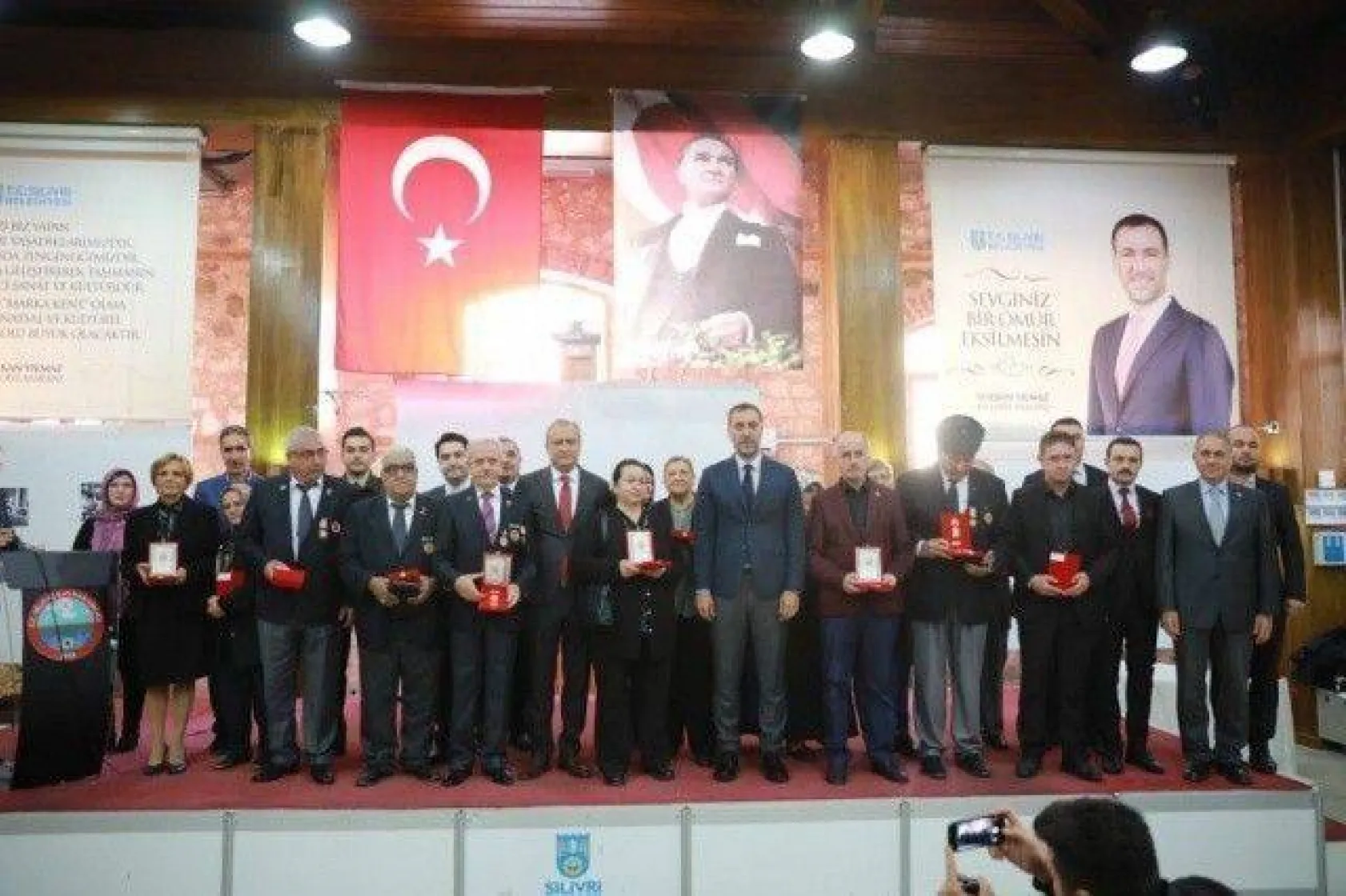 Silivri'de Kıbrıs Gazilerine Madalya Verildi