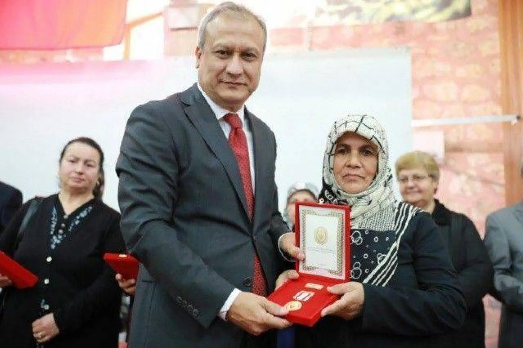 Silivri'de Kıbrıs Gazilerine Madalya Verildi