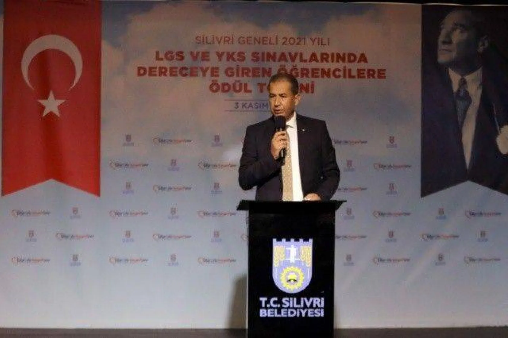 LGS ve YKS'de Dereceye Giren Öğrencilere Ödül Verildi