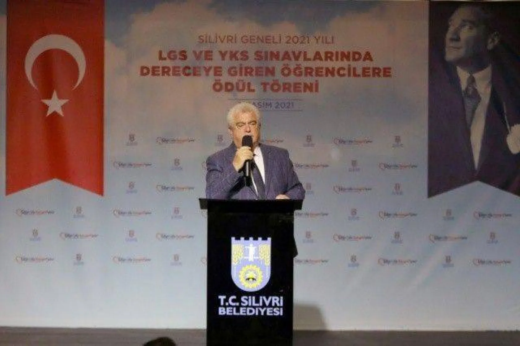 LGS ve YKS'de Dereceye Giren Öğrencilere Ödül Verildi