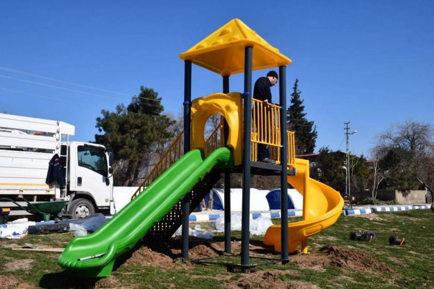 Silivri Belediyesi Hatay'da çadır köyler kuruyor