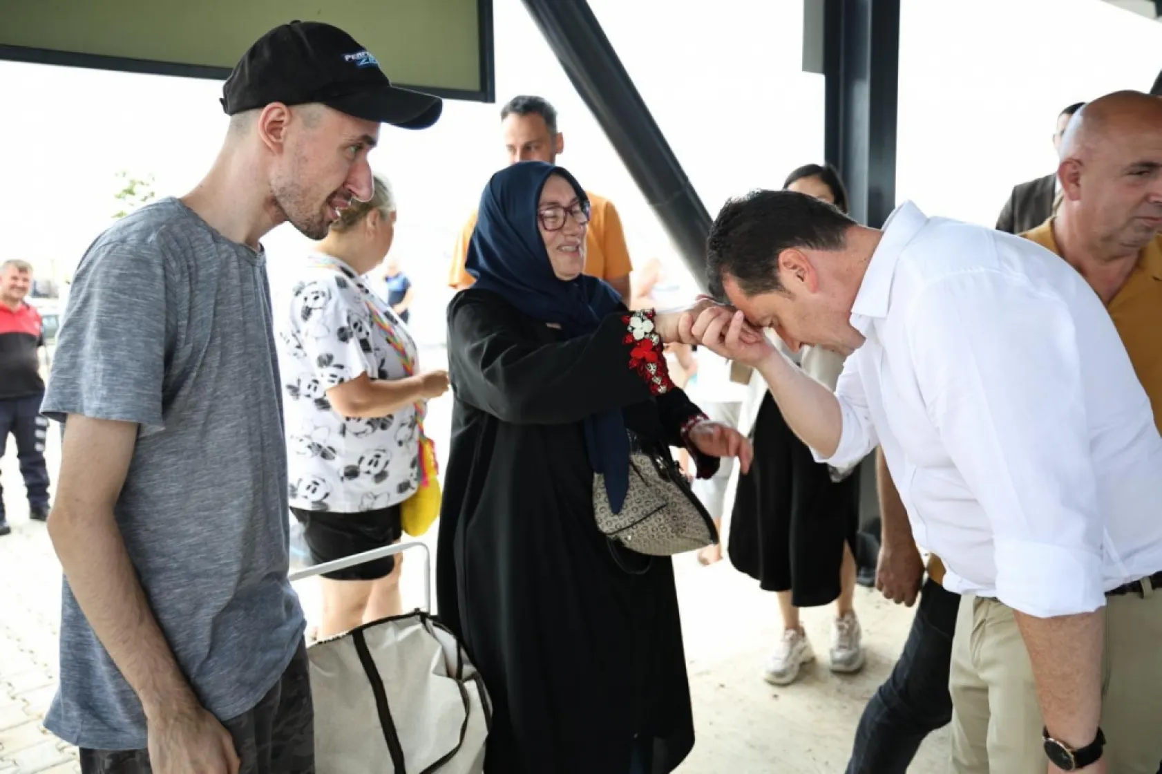 Başkan Balcıoğlu'ndan Kurban Satış ve Kesim Alanlarına Bayram Ziyareti