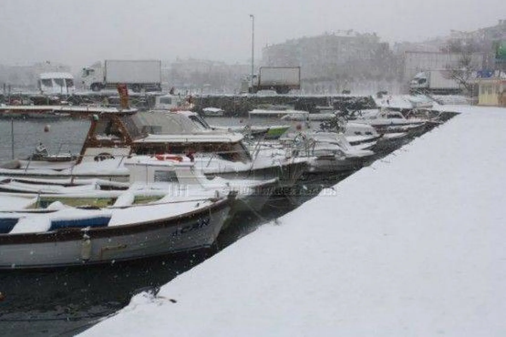 Silivri Beyaza Büründü