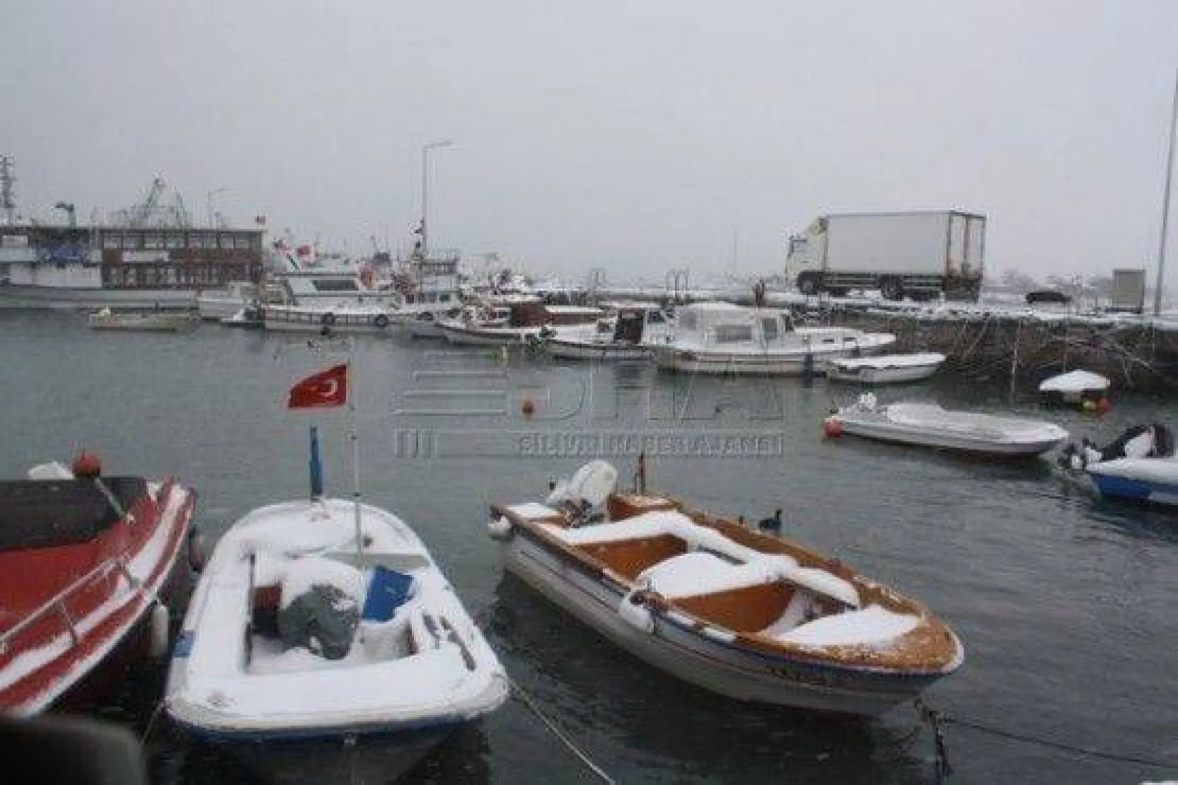 Silivri Beyaza Büründü