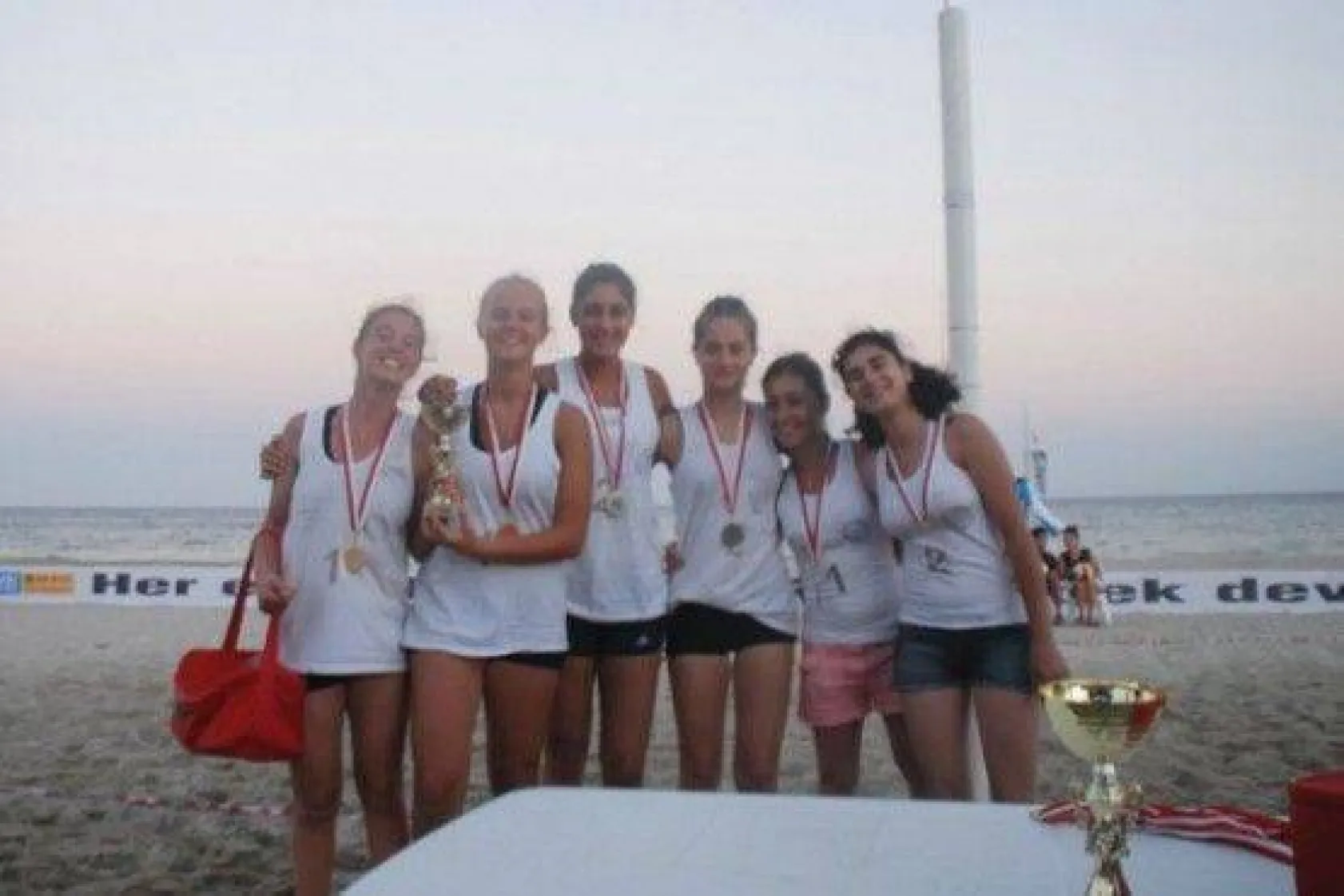 Gümüşyaka'da Beach Volley Turnuvası