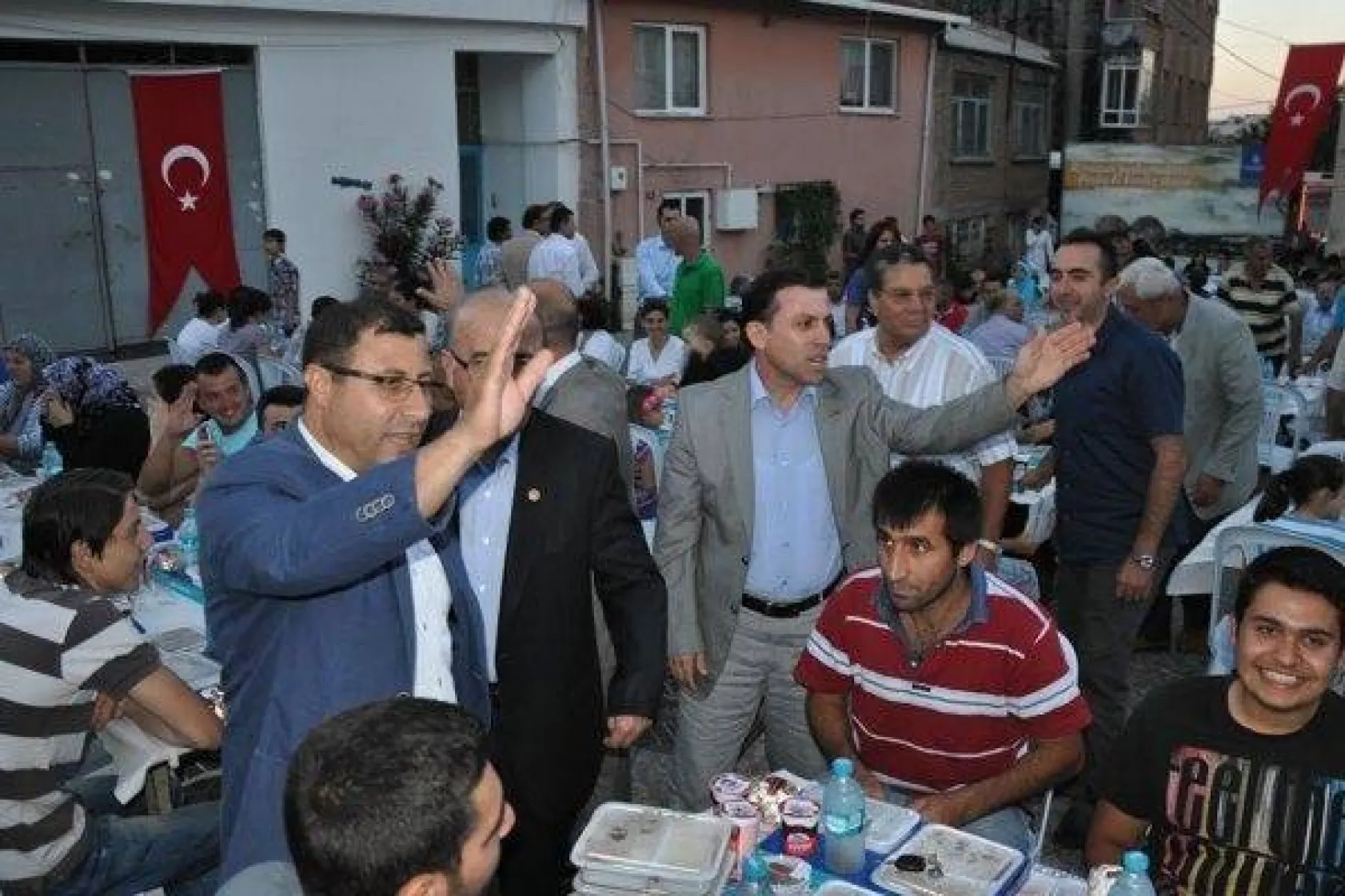 Fatih Mahallesinde 2 Bin 500 El Semaya Açıldı